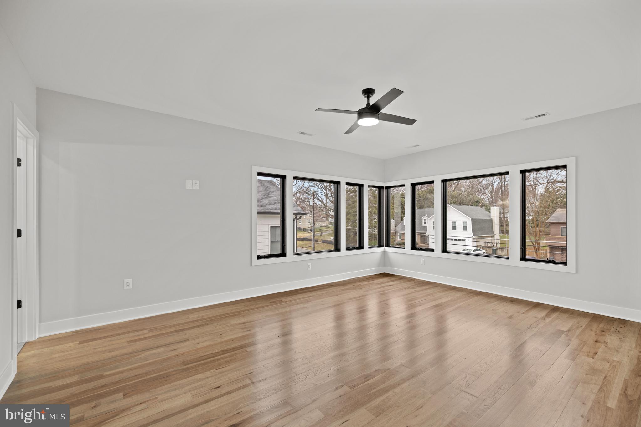 VIENNA WOODS - Residential