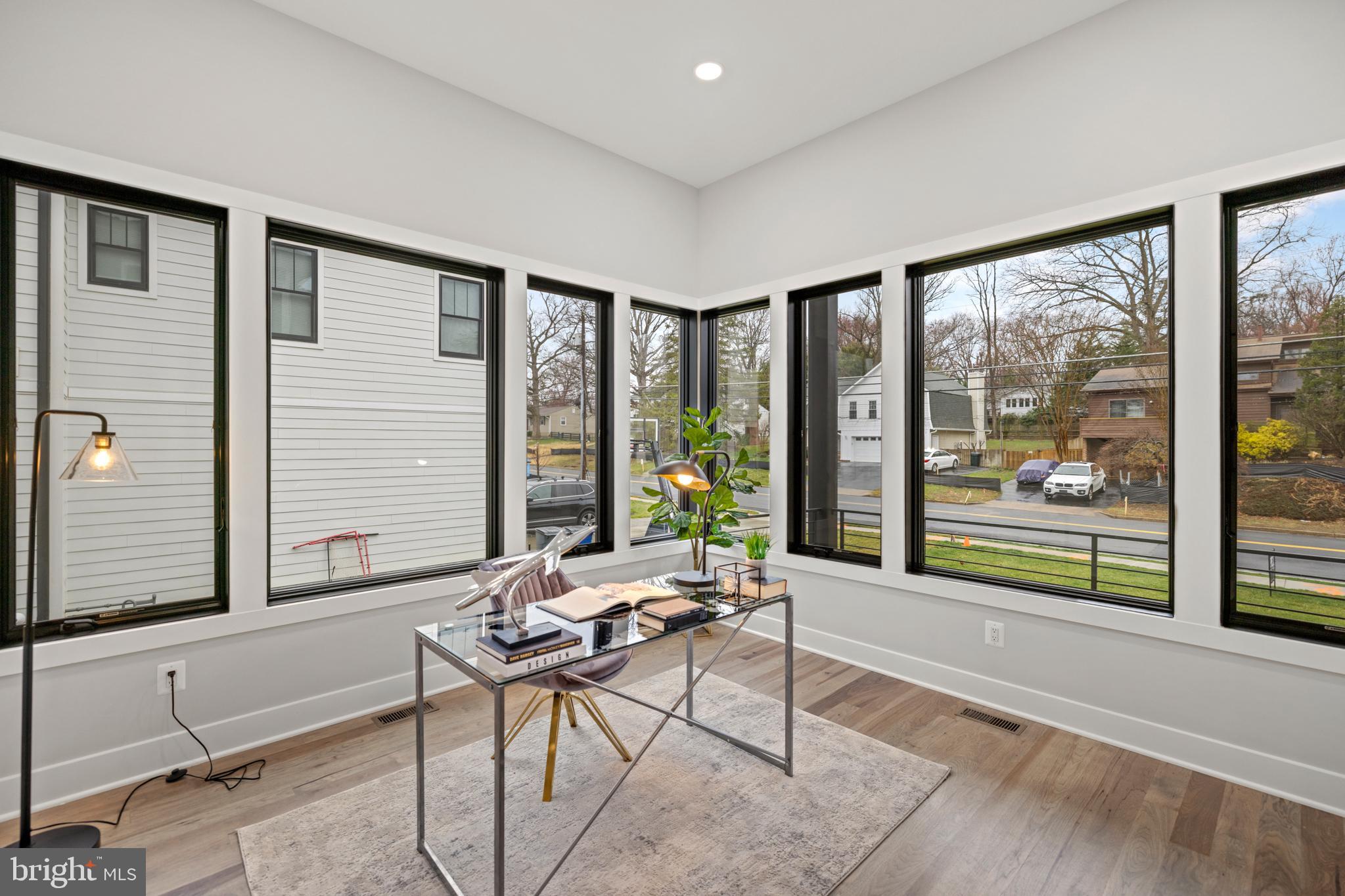 VIENNA WOODS - Residential