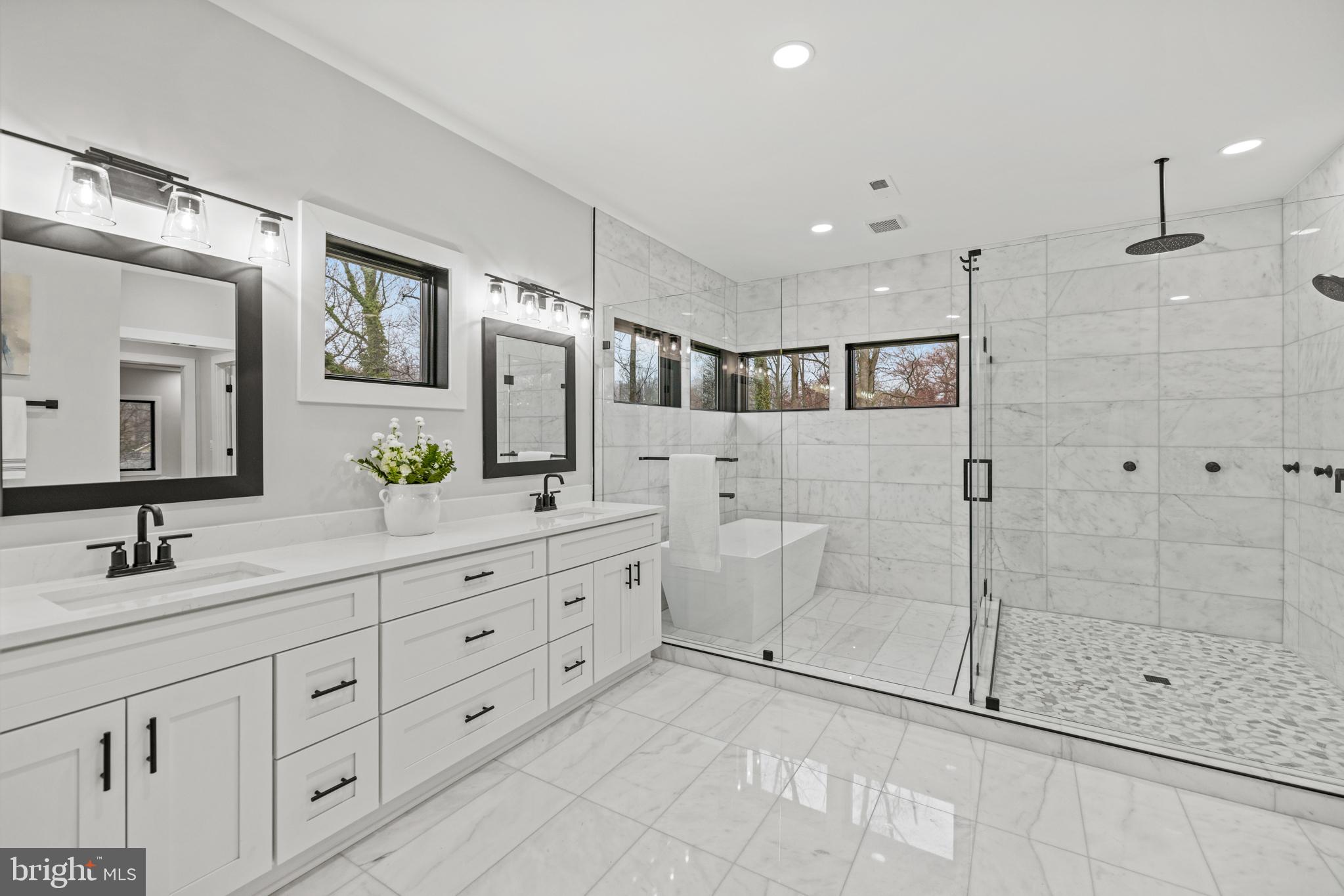 VIENNA WOODS - Residential