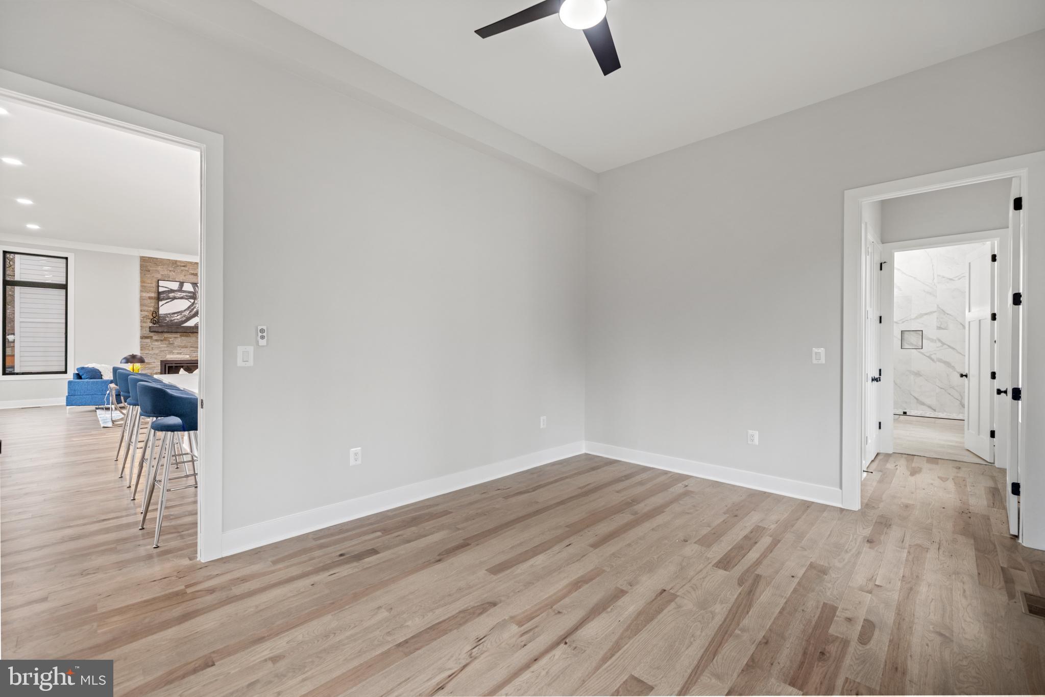 VIENNA WOODS - Residential