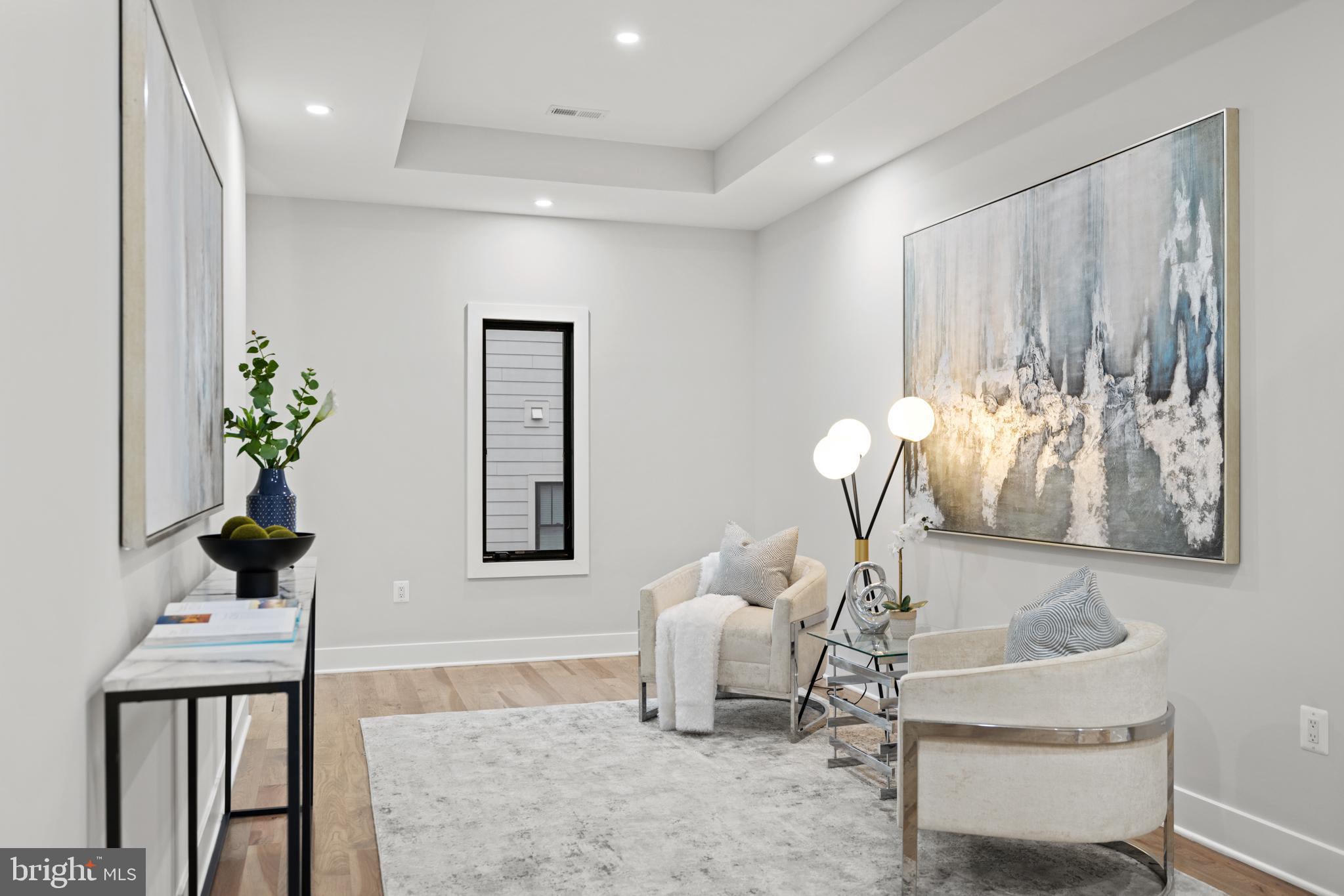 VIENNA WOODS - Residential