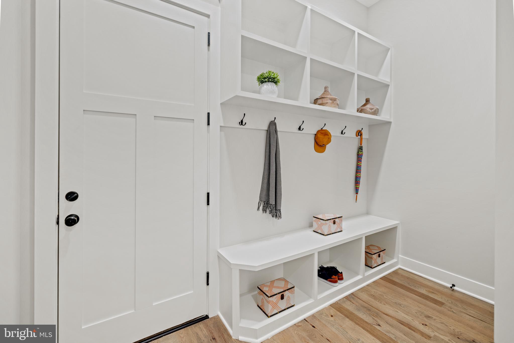 VIENNA WOODS - Residential