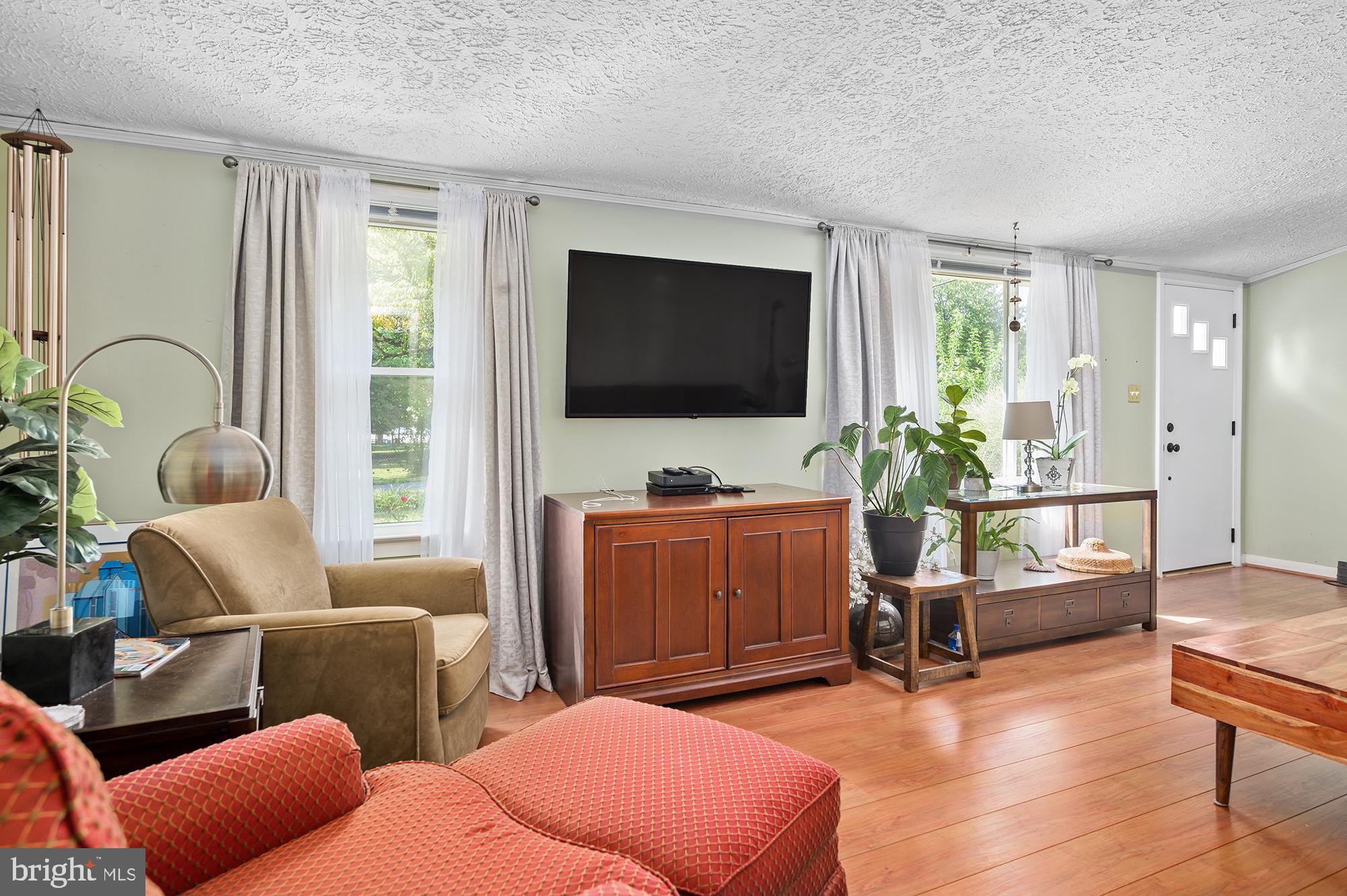 CRESTWOOD ACRES - Residential