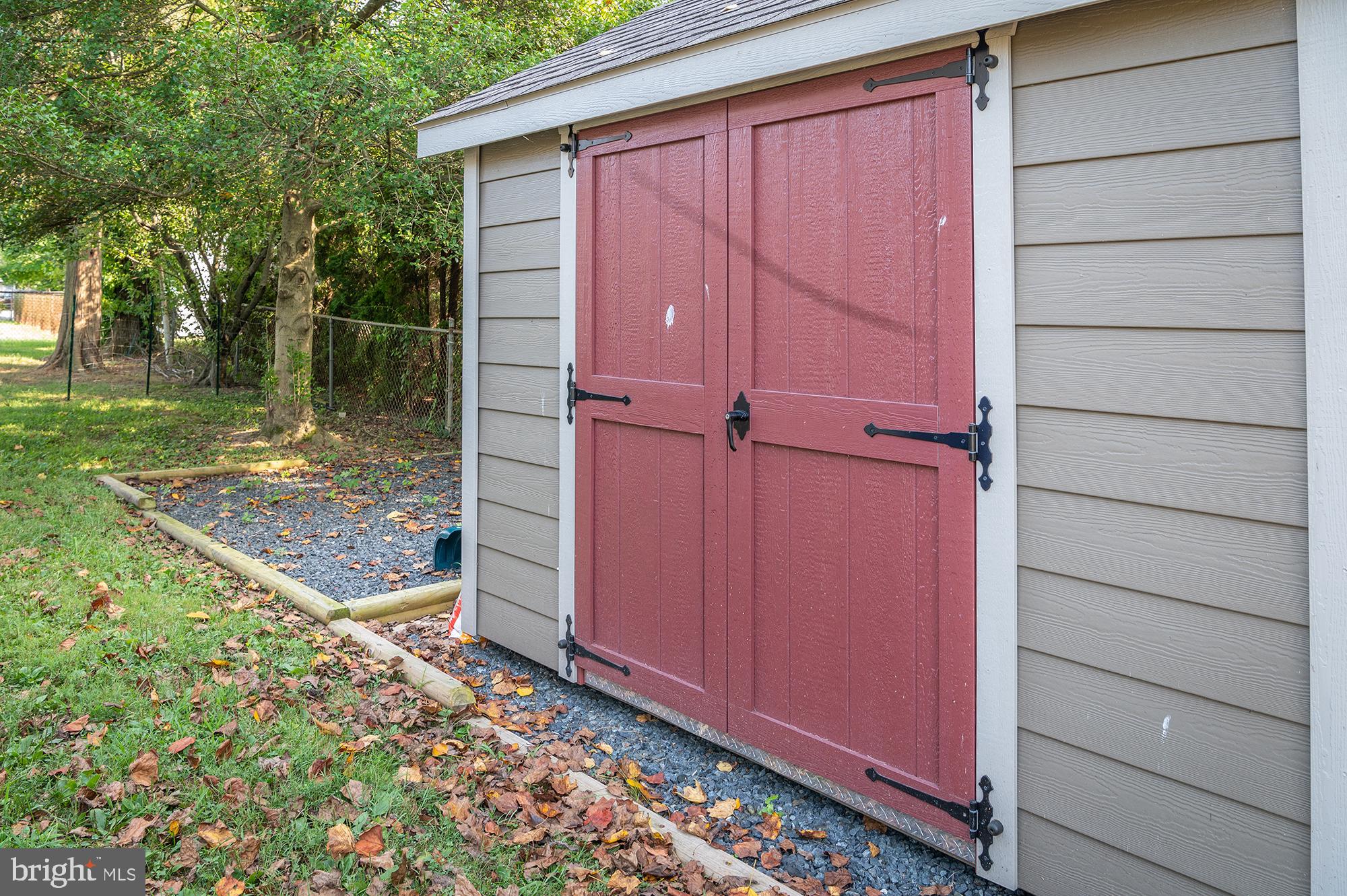 CRESTWOOD ACRES - Residential