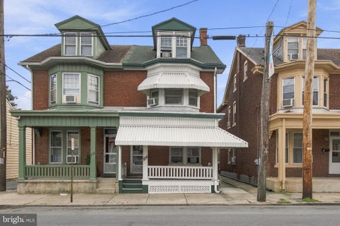 Townhouse For Sale - 824 Lehman Street<br/> LEBANON, PA 17046