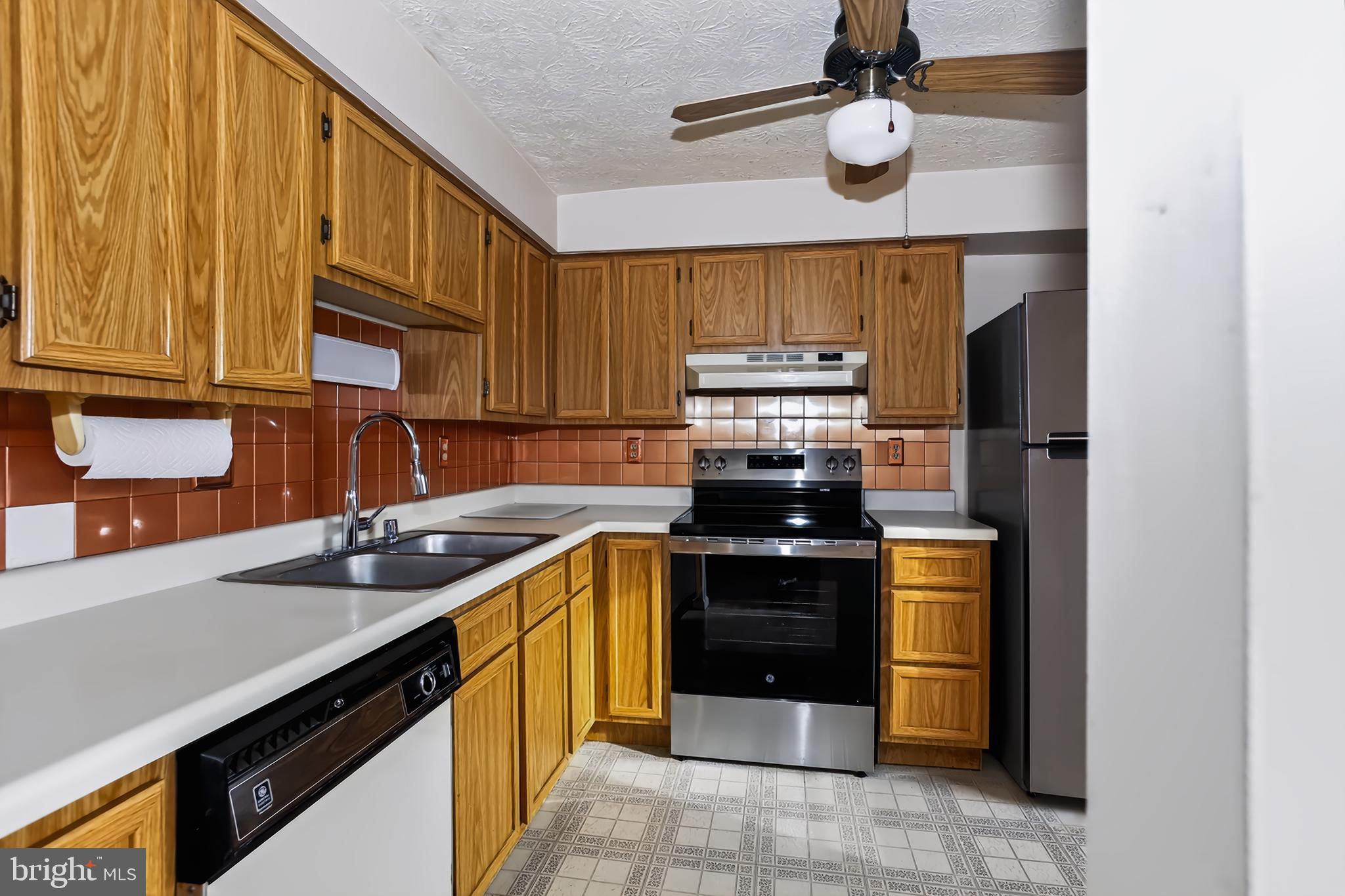21 CROSSWOOD COURT, BURTONSVILLE, MD, 20866 21 CROSSWOOD COURT