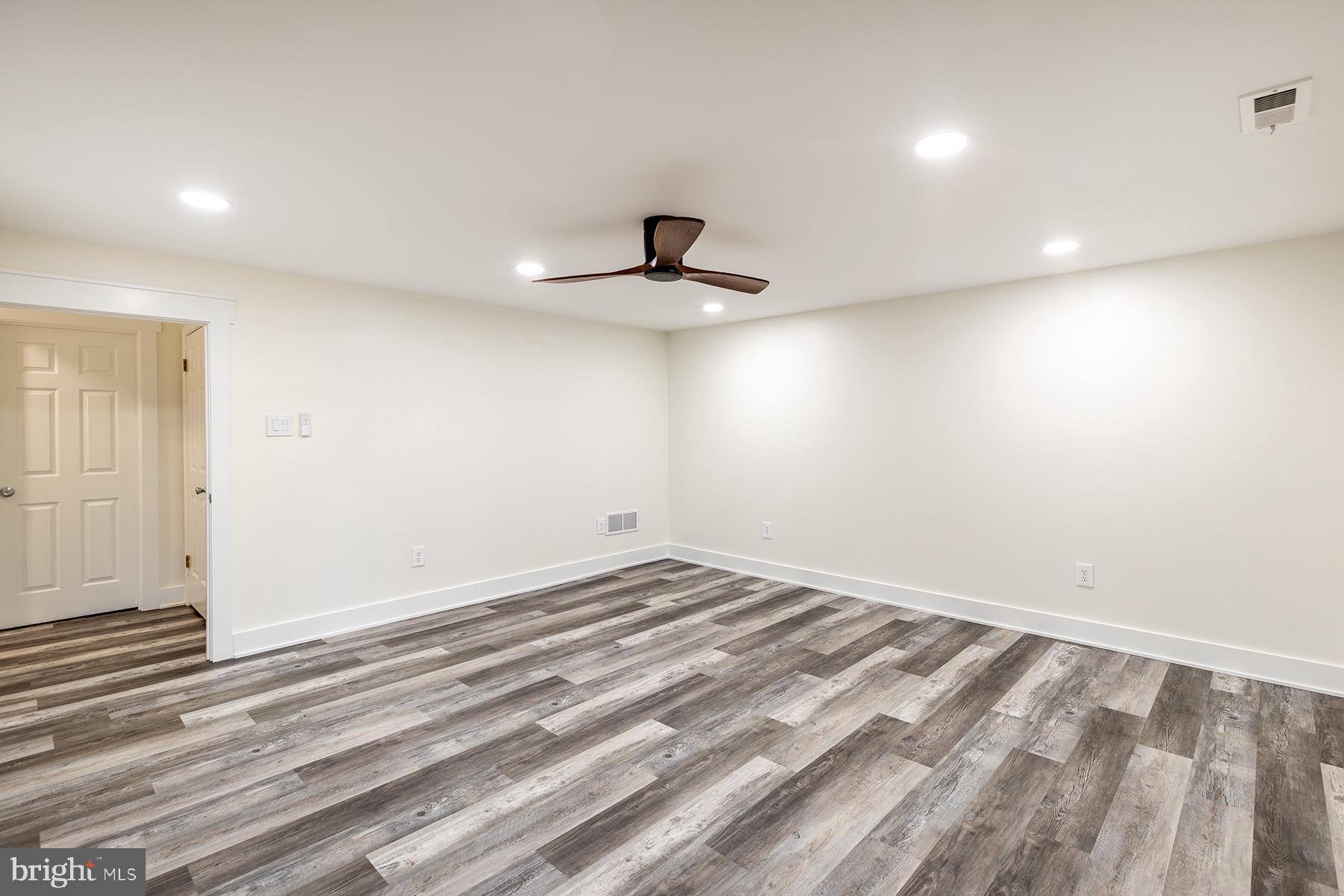 ULMSTEAD GARDENS - Residential Lease