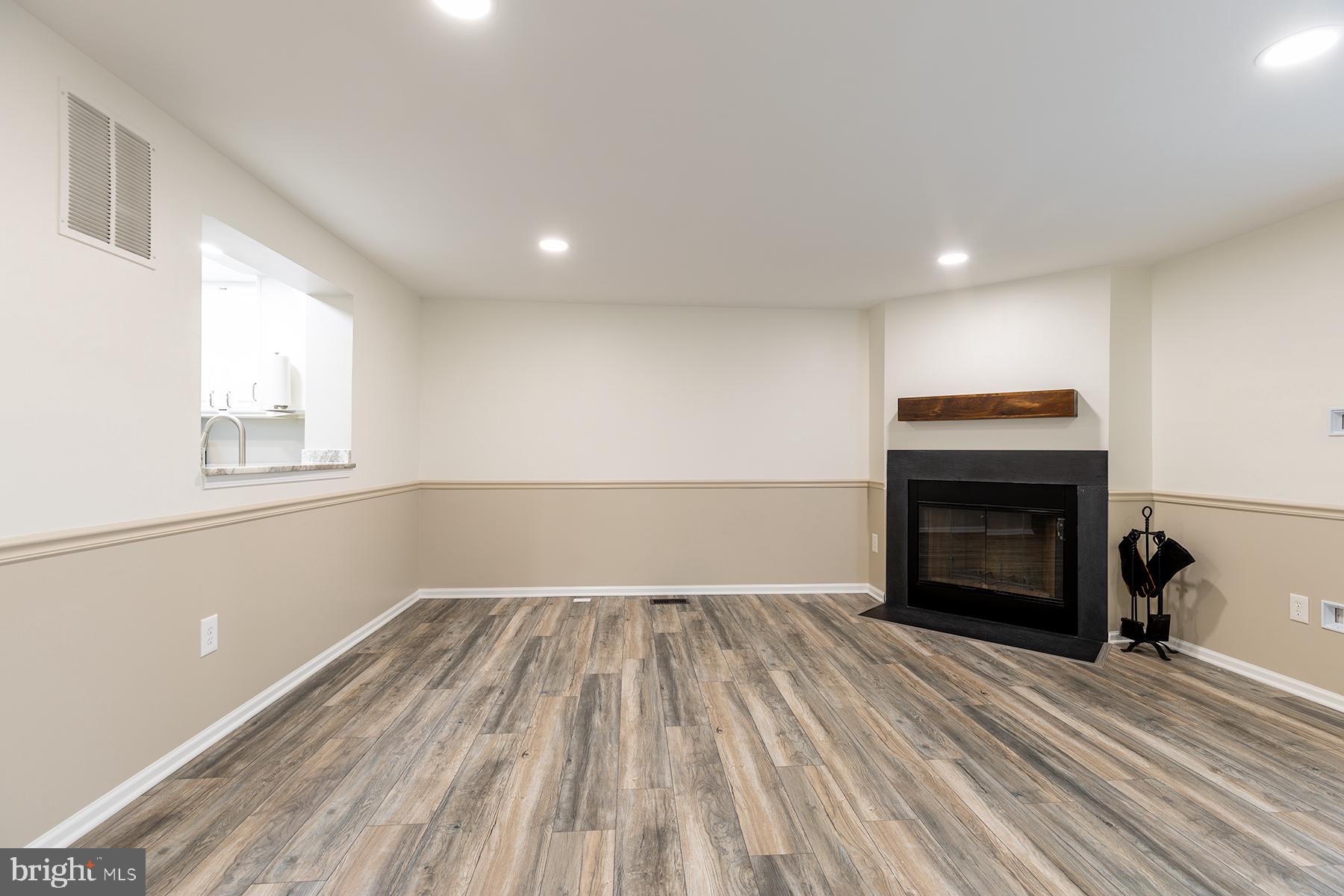 ULMSTEAD GARDENS - Residential Lease