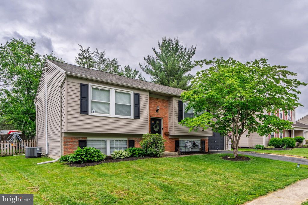 Photo of 2837 Pebblebrook Drive, LANCASTER, PA 17601 (MLS # PALA2070312)