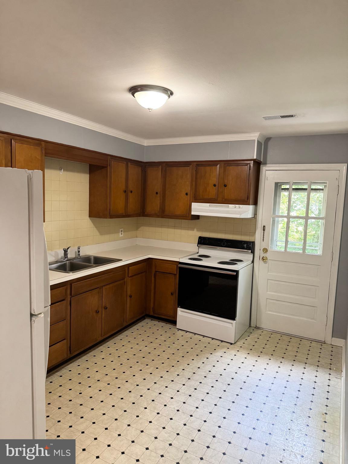 1212 PAYNE STREET #A-UPPER UNIT