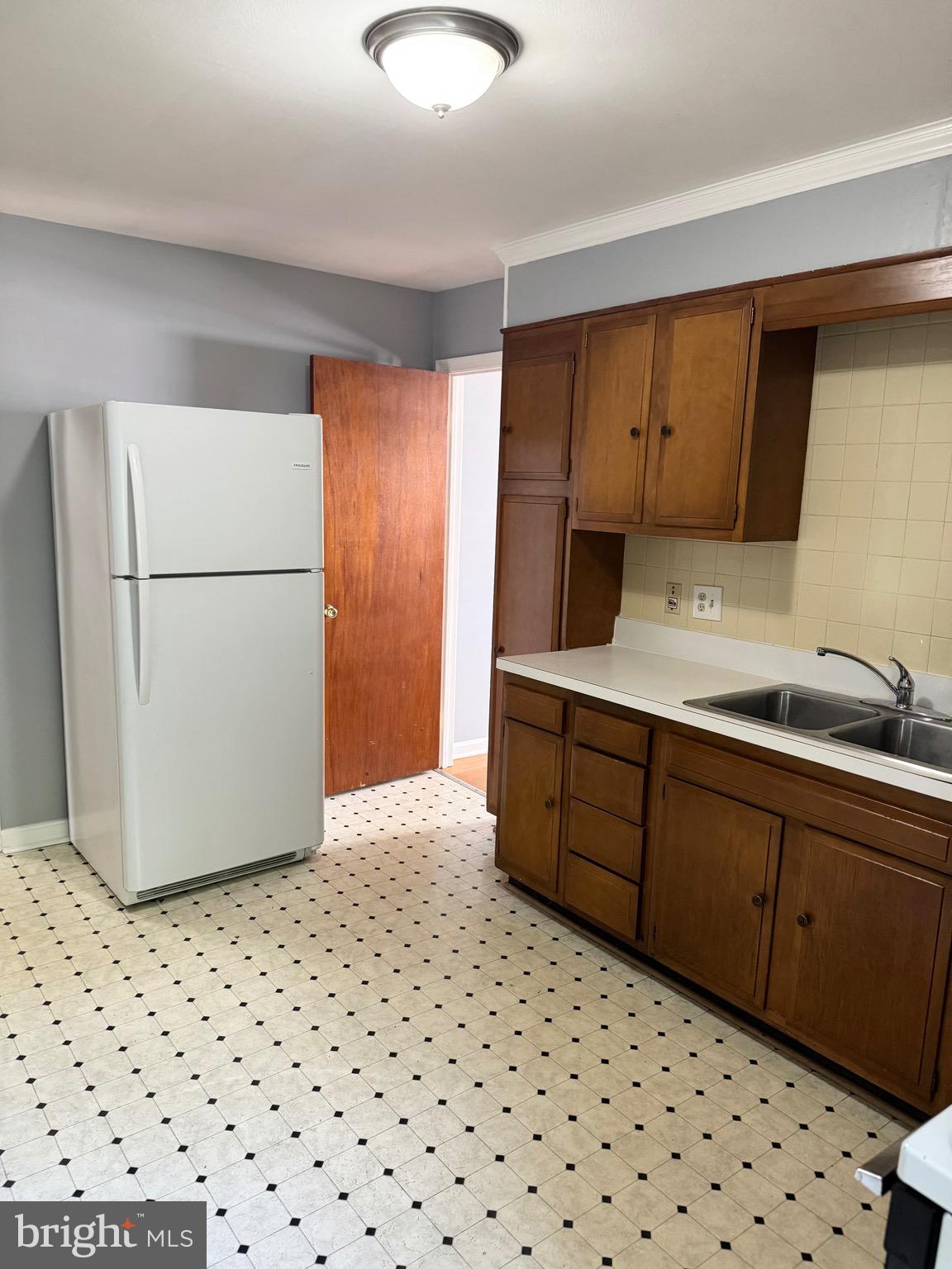 1212 PAYNE STREET #A-UPPER UNIT