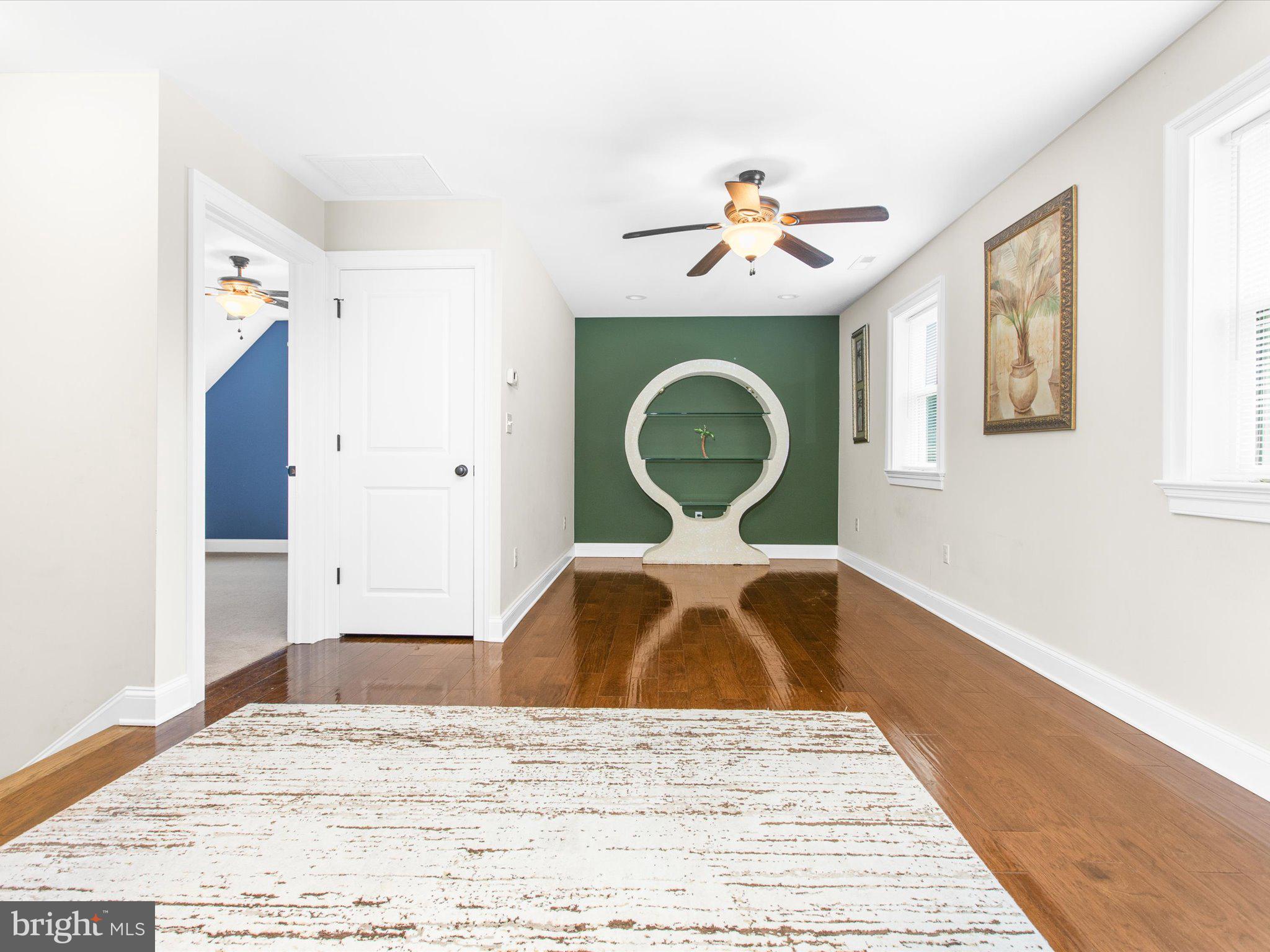 VILLAGE GREEN - Residential