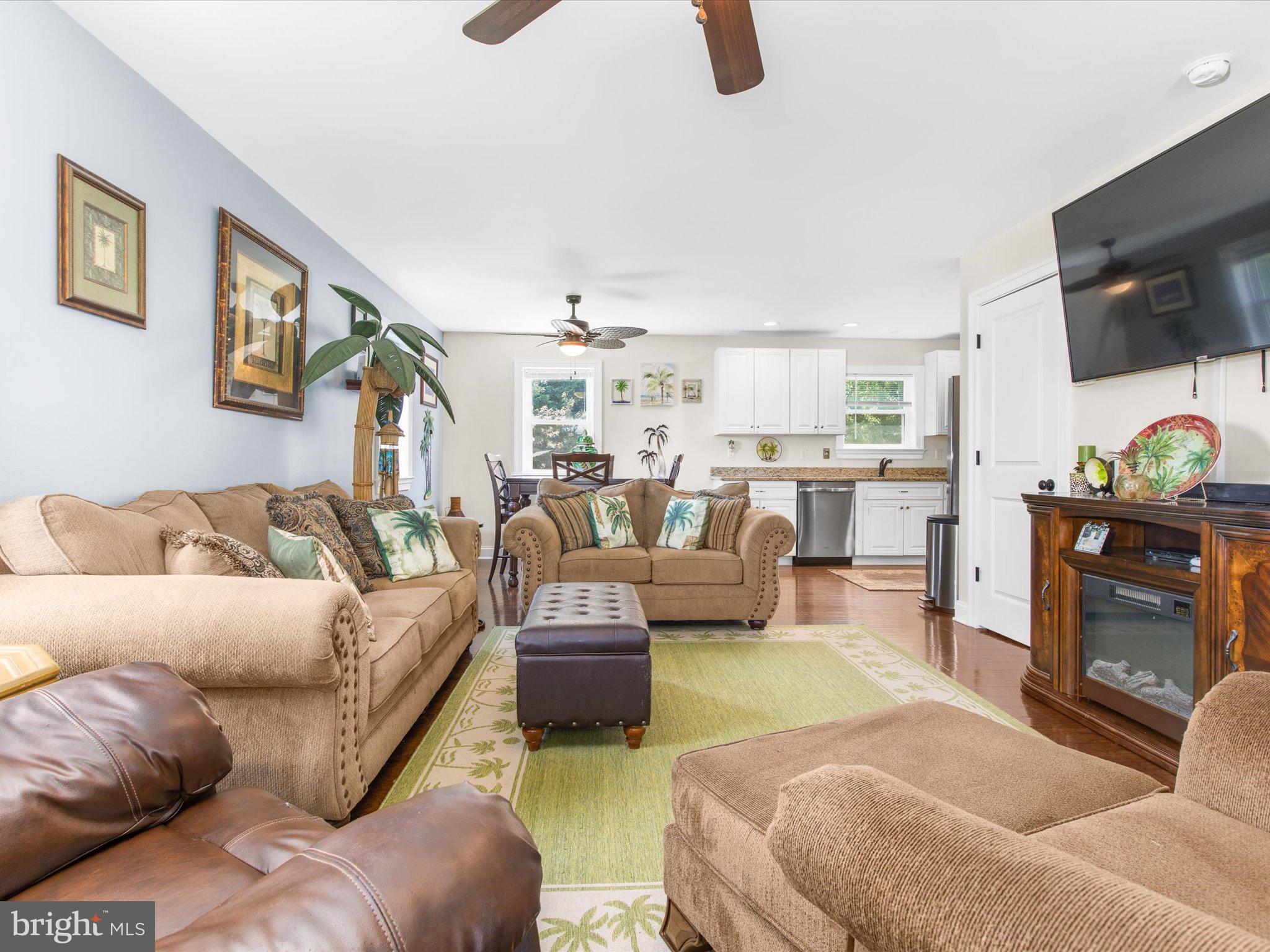 VILLAGE GREEN - Residential