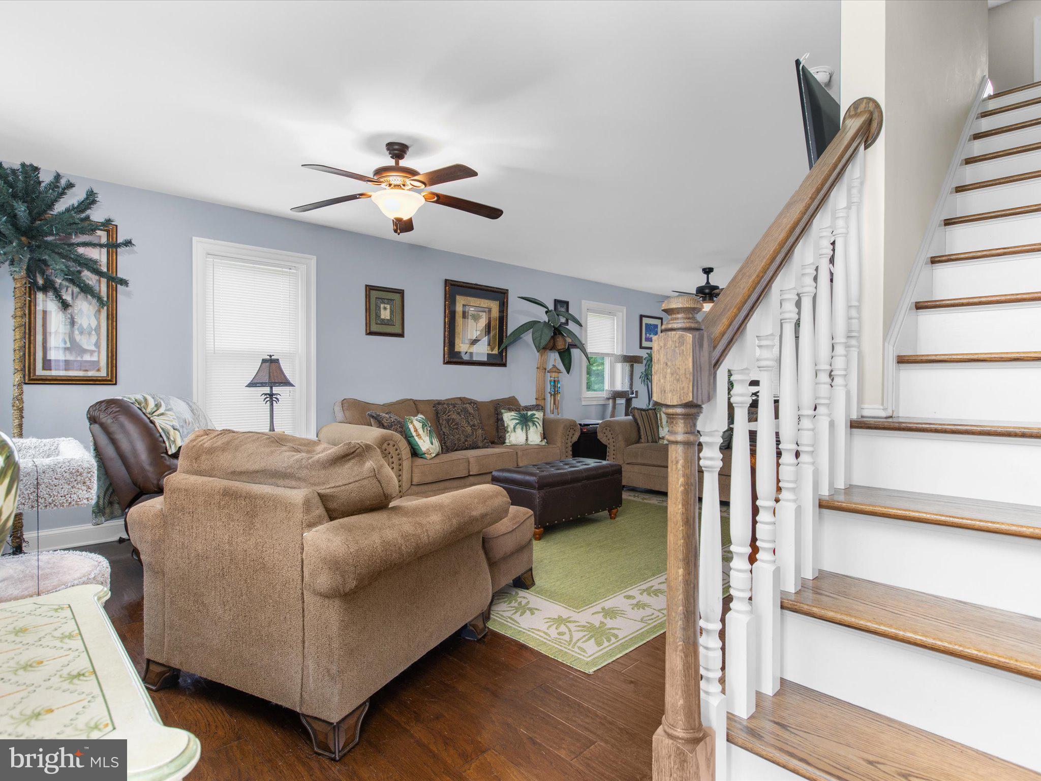 VILLAGE GREEN - Residential