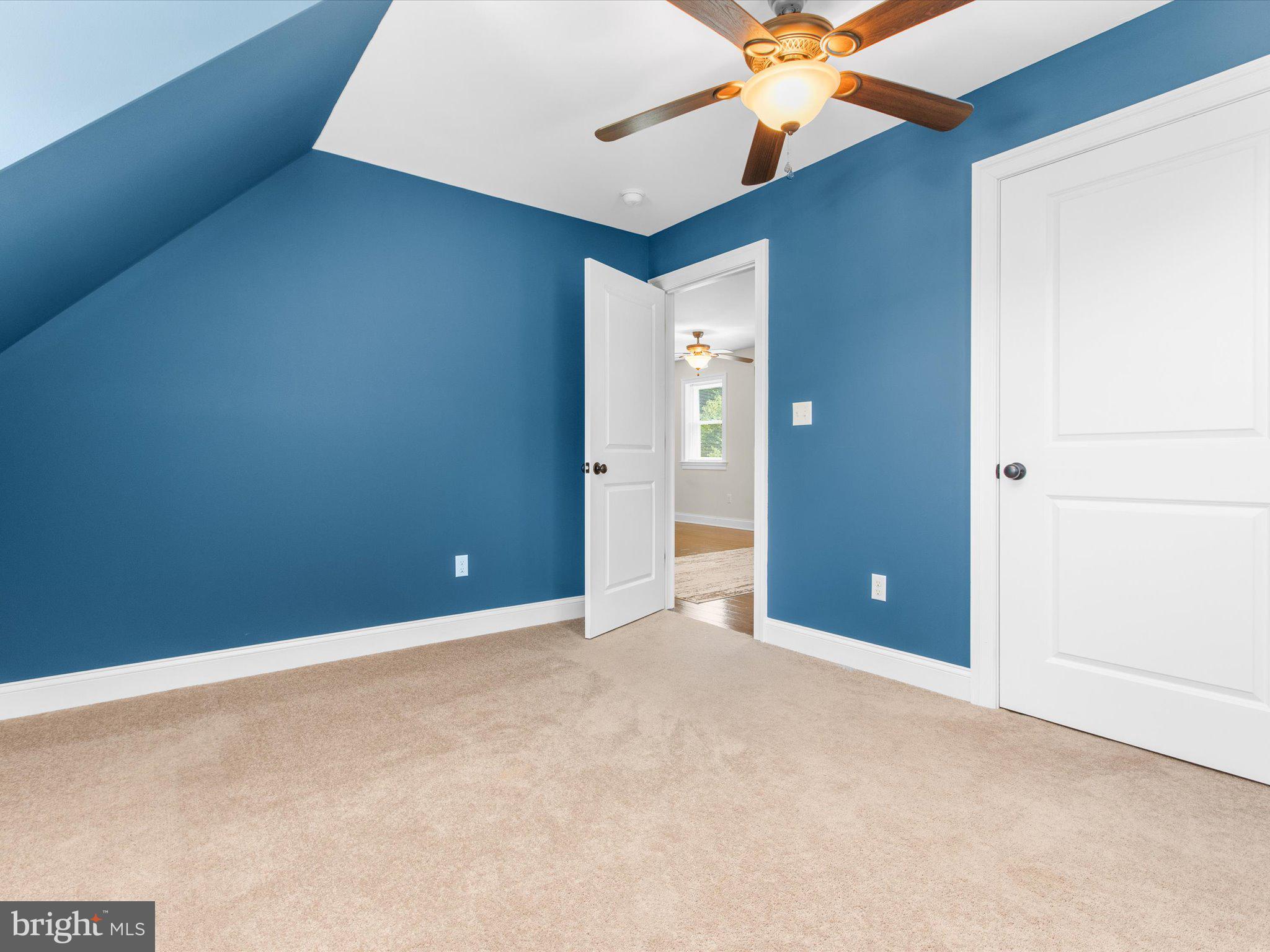 VILLAGE GREEN - Residential