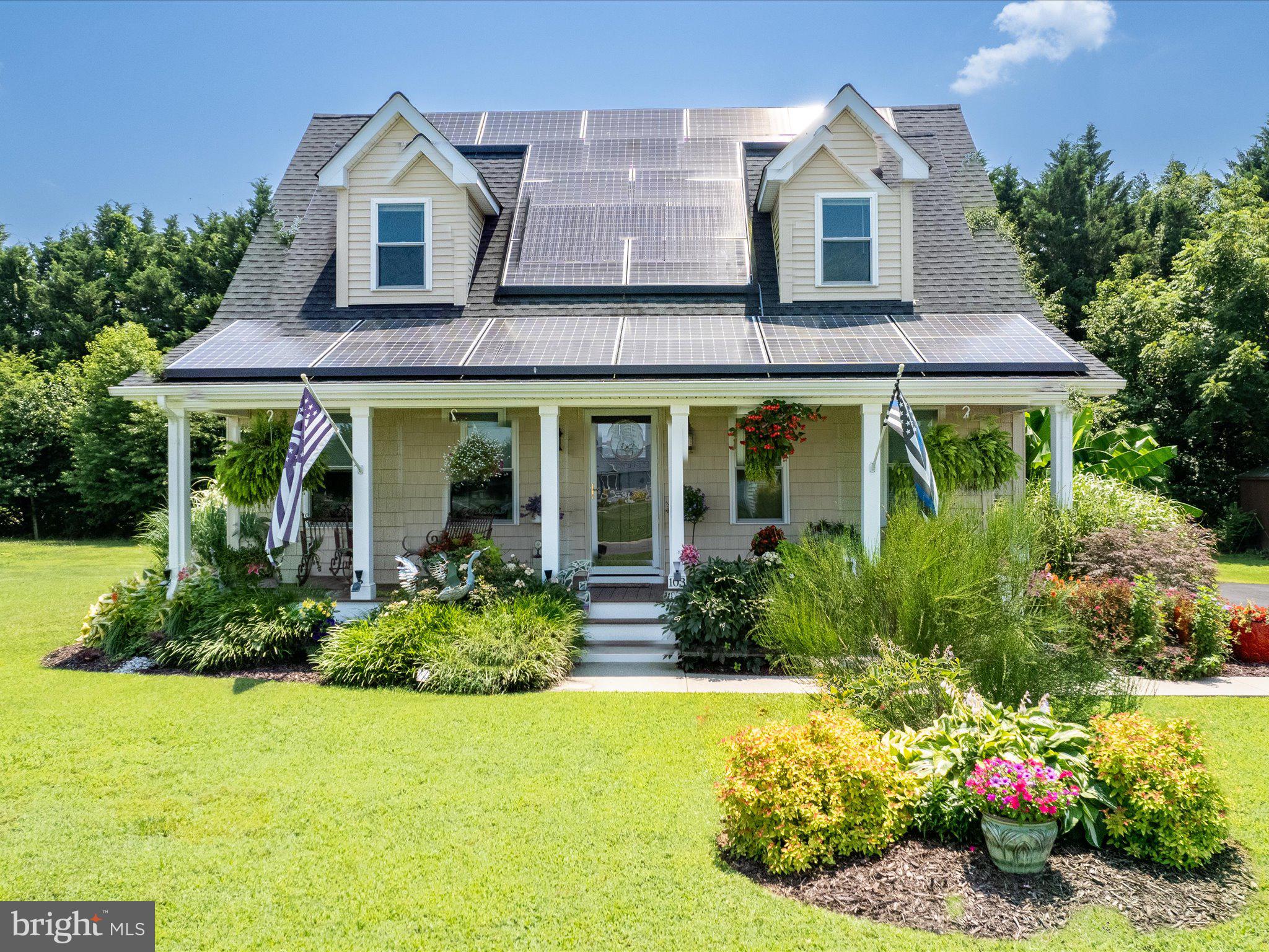 VILLAGE GREEN - Residential