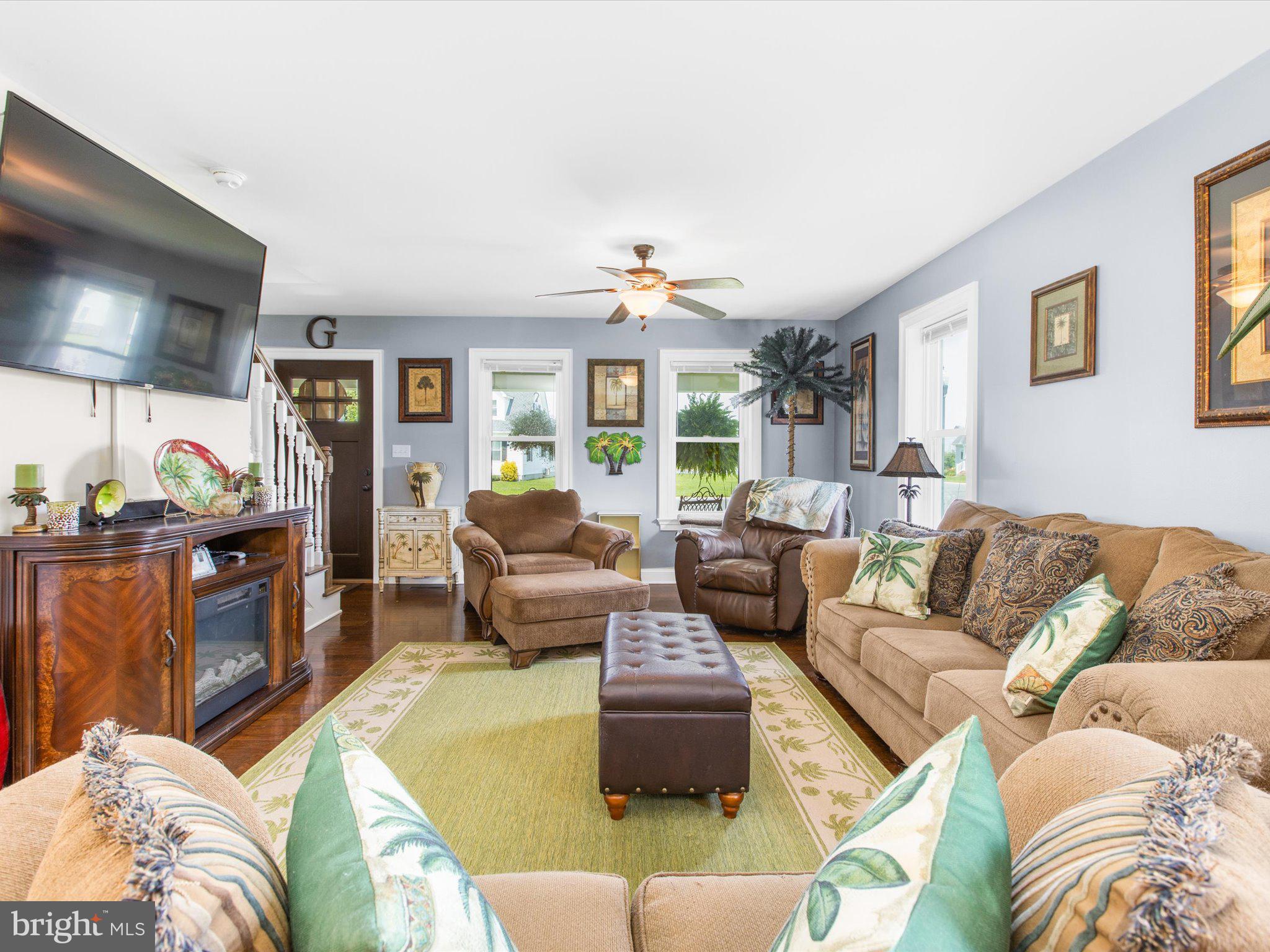 VILLAGE GREEN - Residential