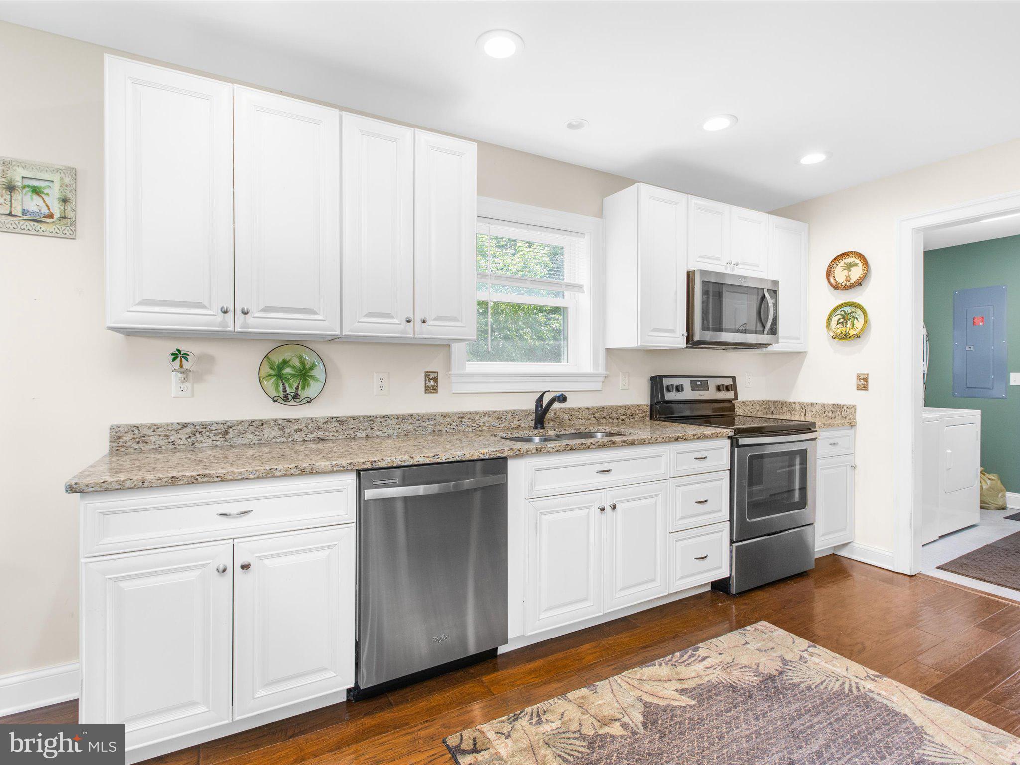 VILLAGE GREEN - Residential