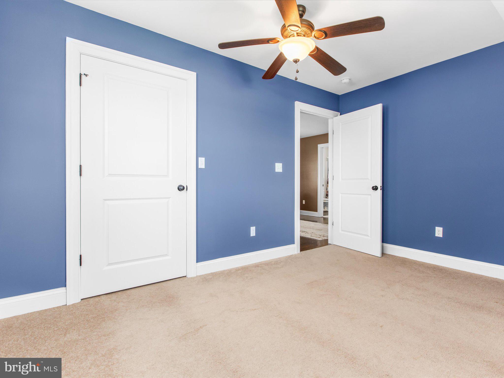 VILLAGE GREEN - Residential