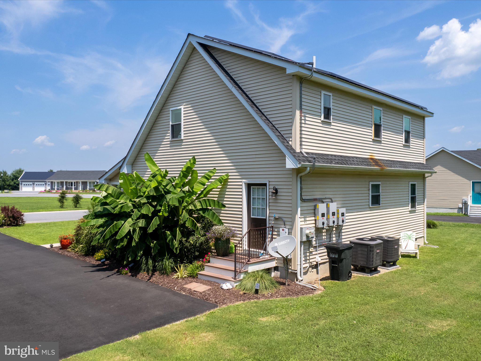 VILLAGE GREEN - Residential