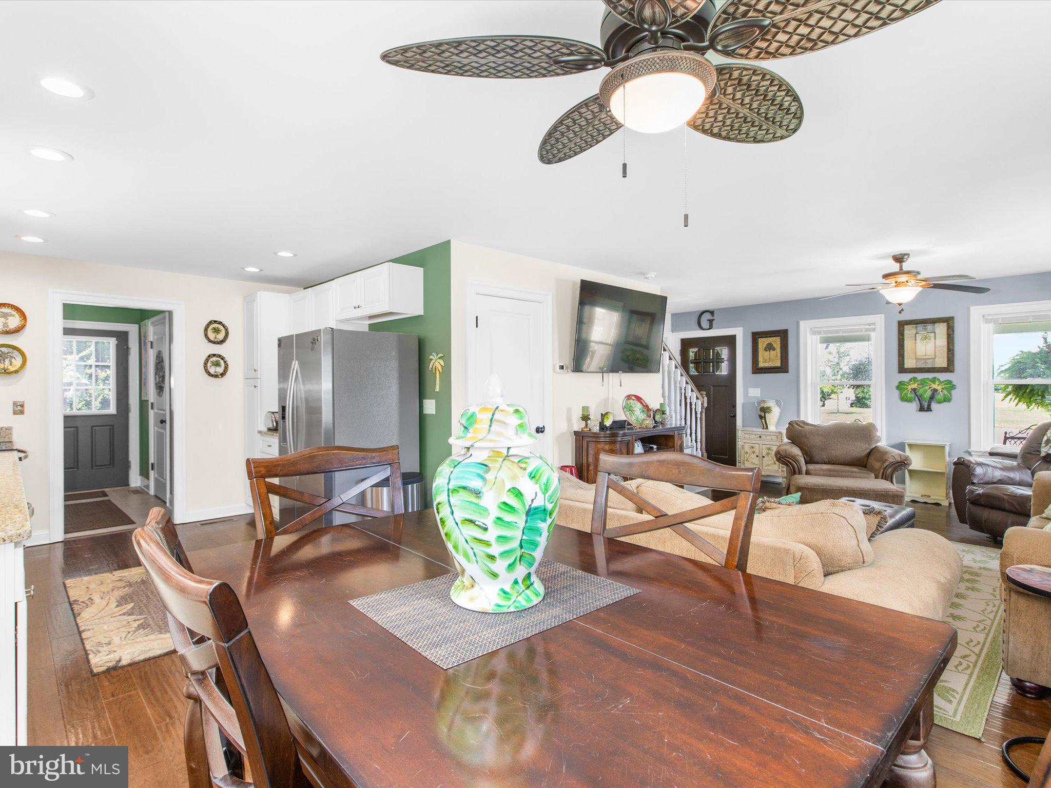 VILLAGE GREEN - Residential