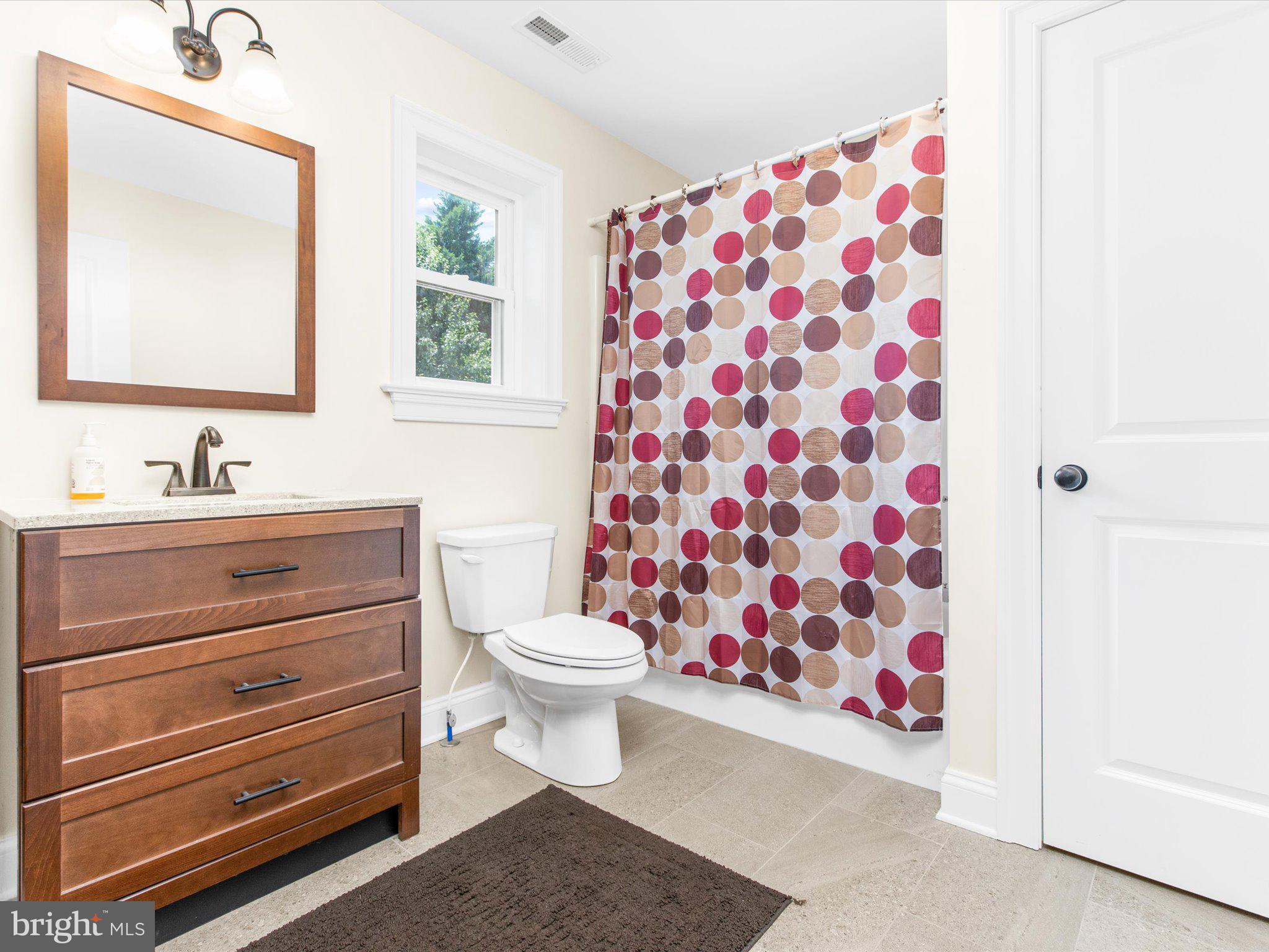 VILLAGE GREEN - Residential