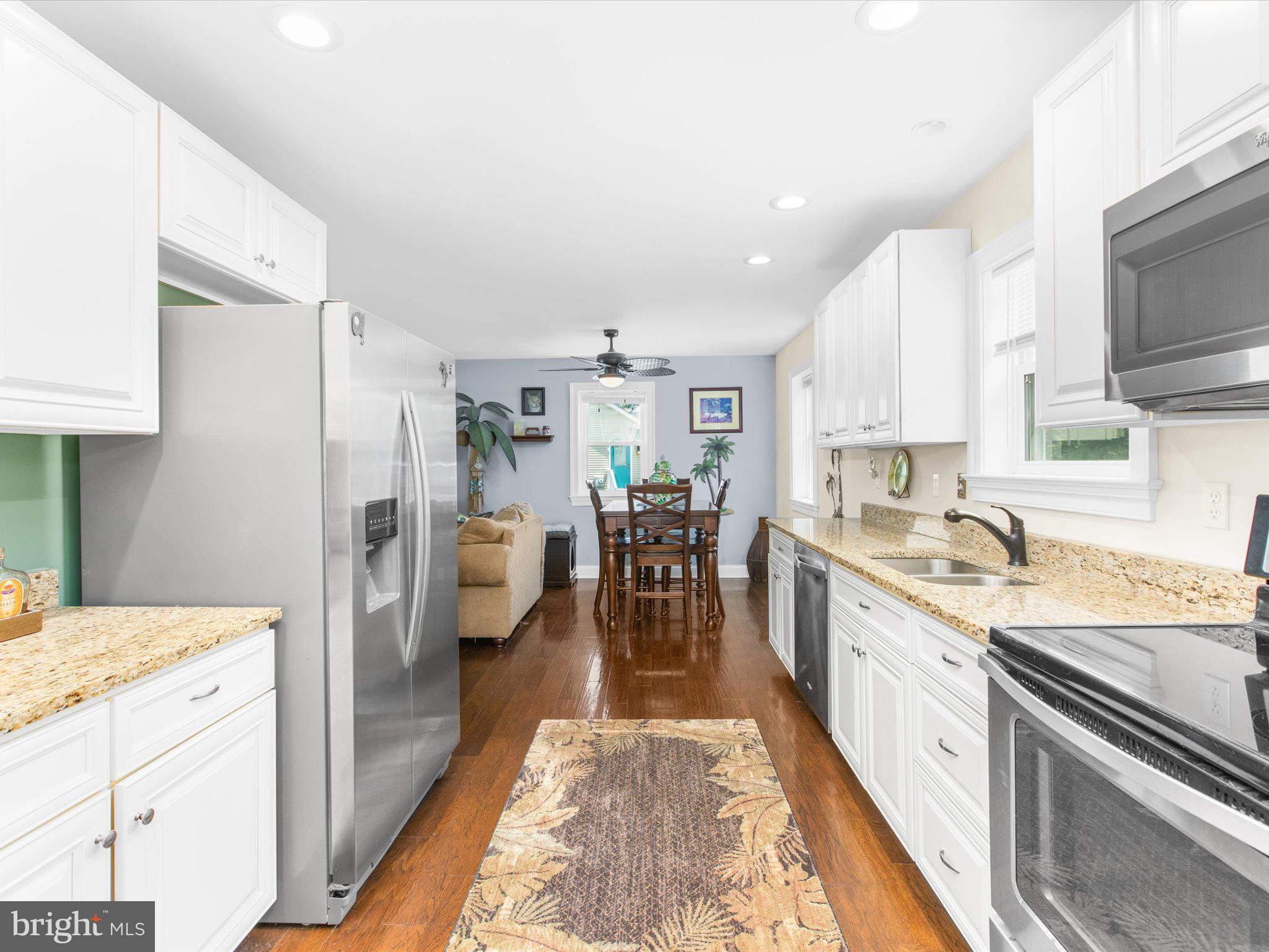 VILLAGE GREEN - Residential