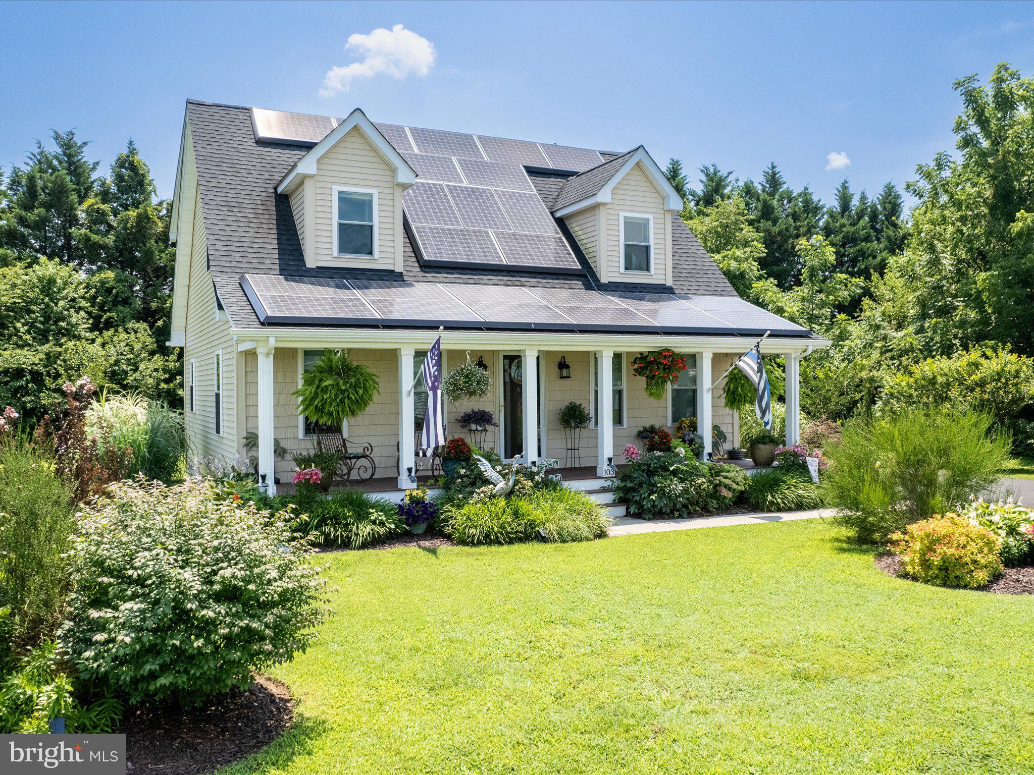 VILLAGE GREEN - Residential