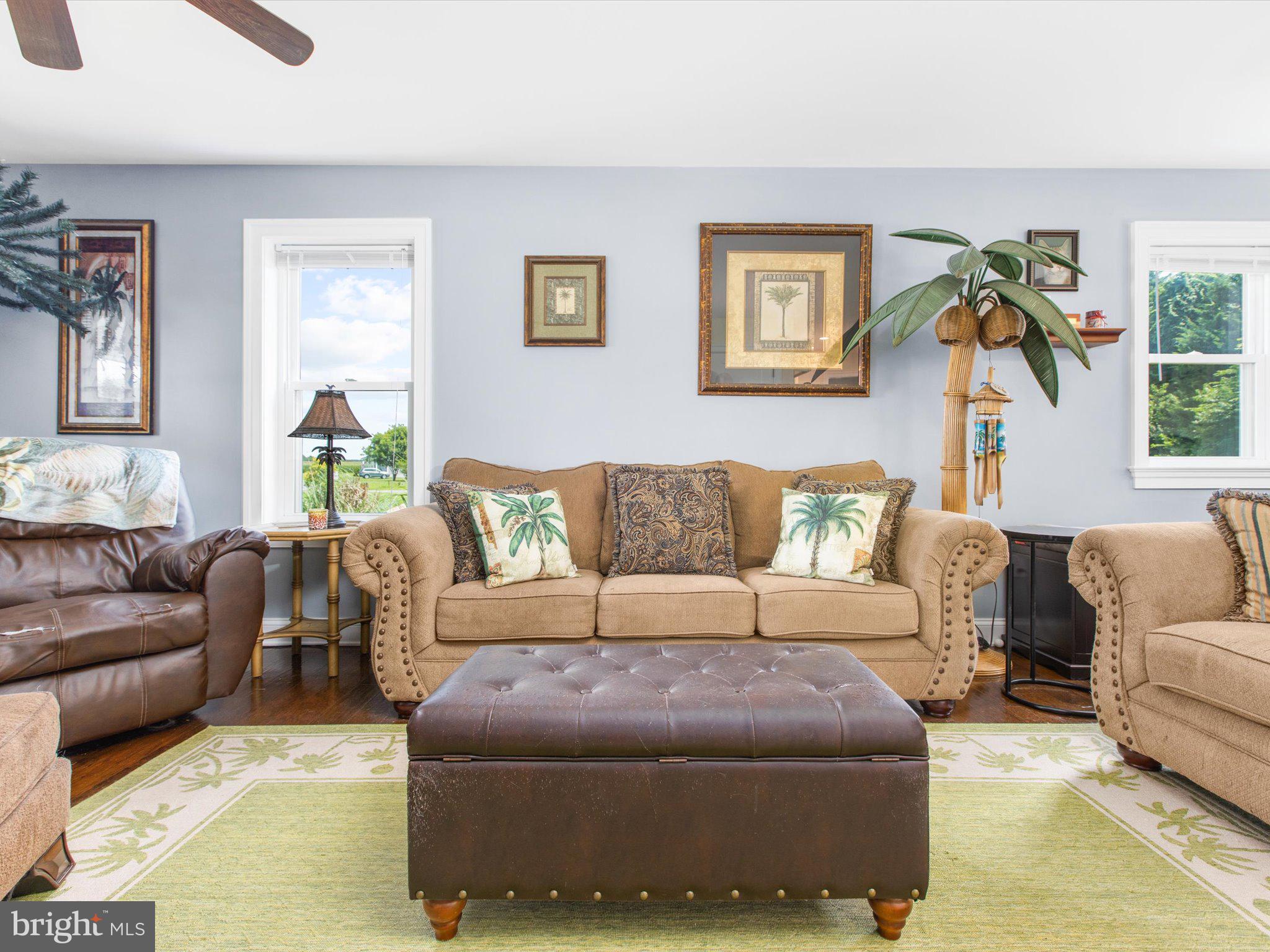 VILLAGE GREEN - Residential