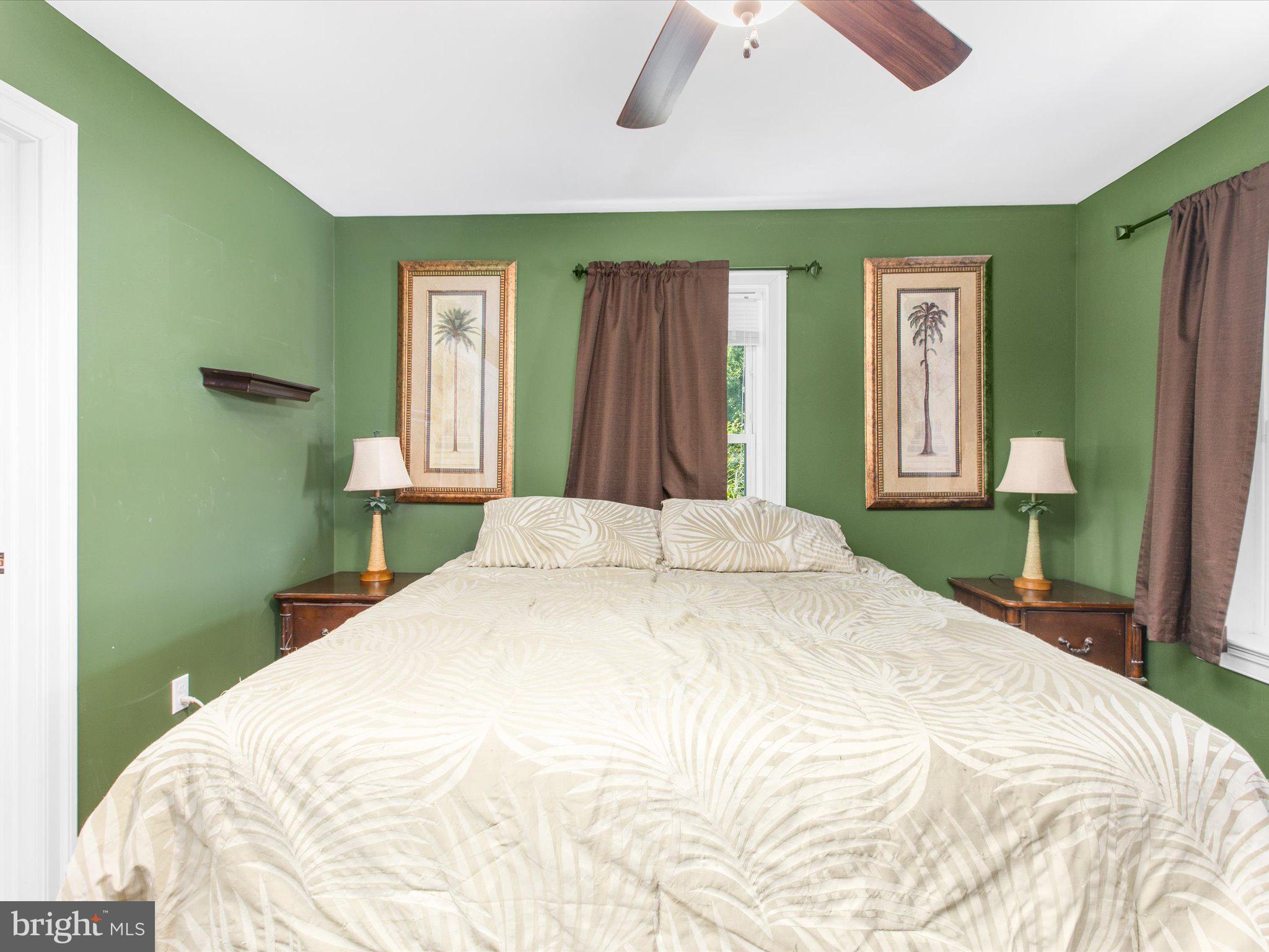 VILLAGE GREEN - Residential