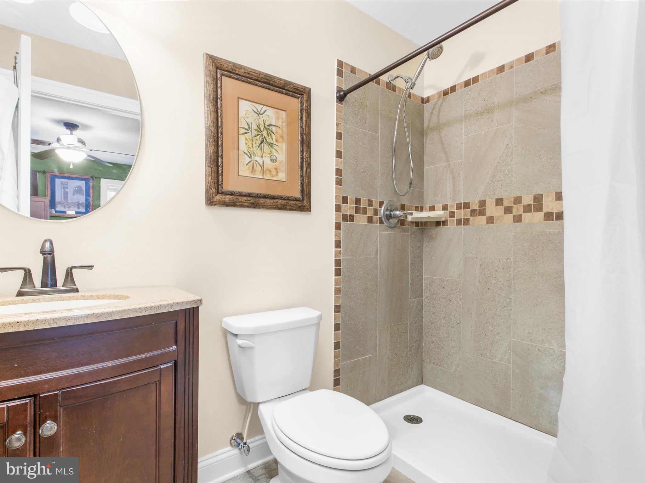 VILLAGE GREEN - Residential