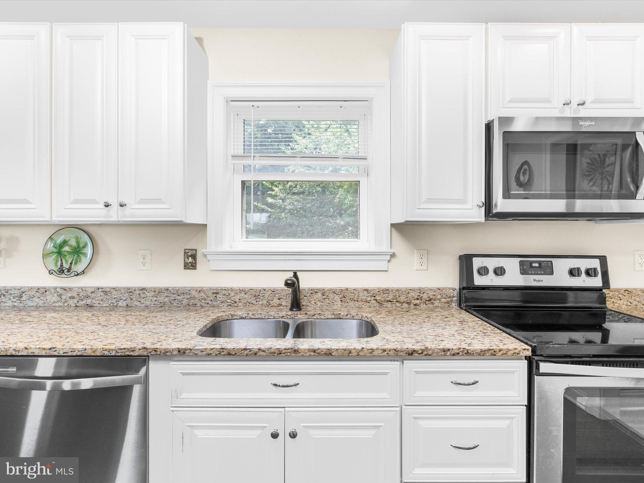 VILLAGE GREEN - Residential