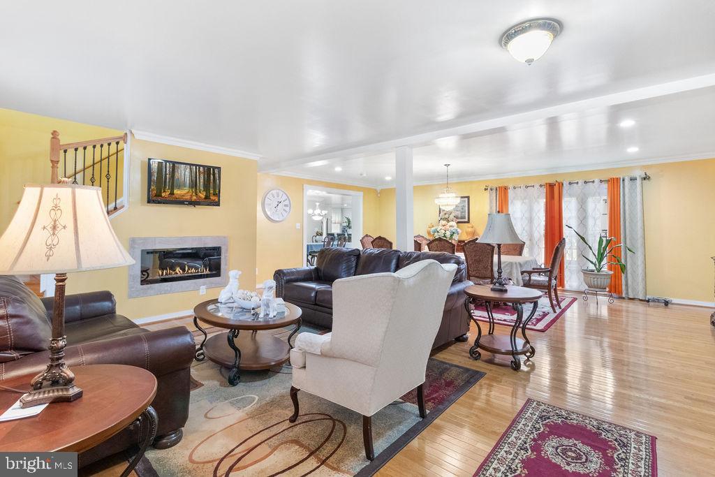 607 VALLEY BROOK DRIVE