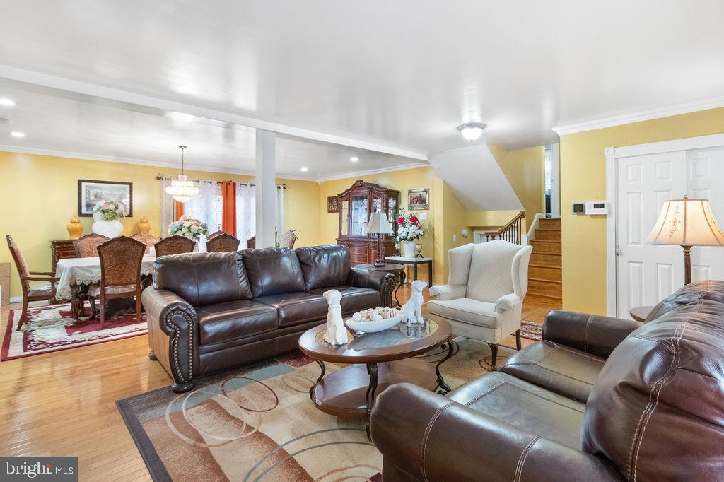 607 VALLEY BROOK DRIVE