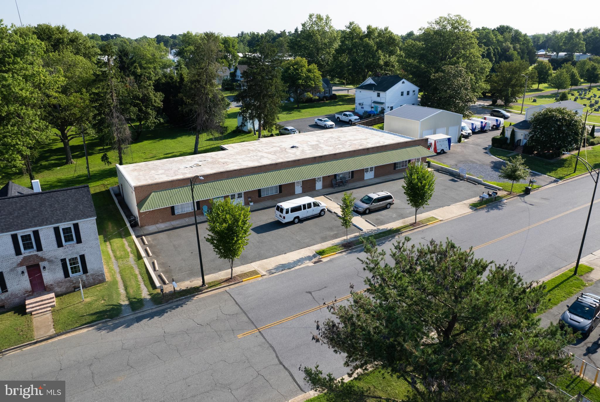 EASTON - Commercial Lease