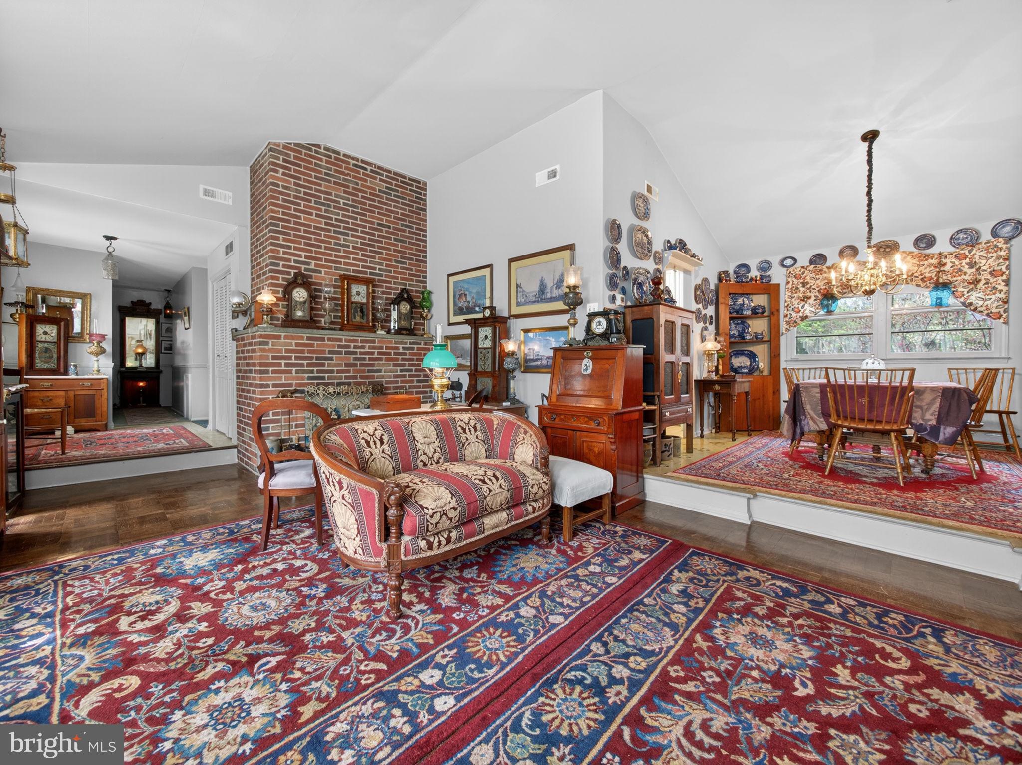 HILLWOOD TERR - Residential