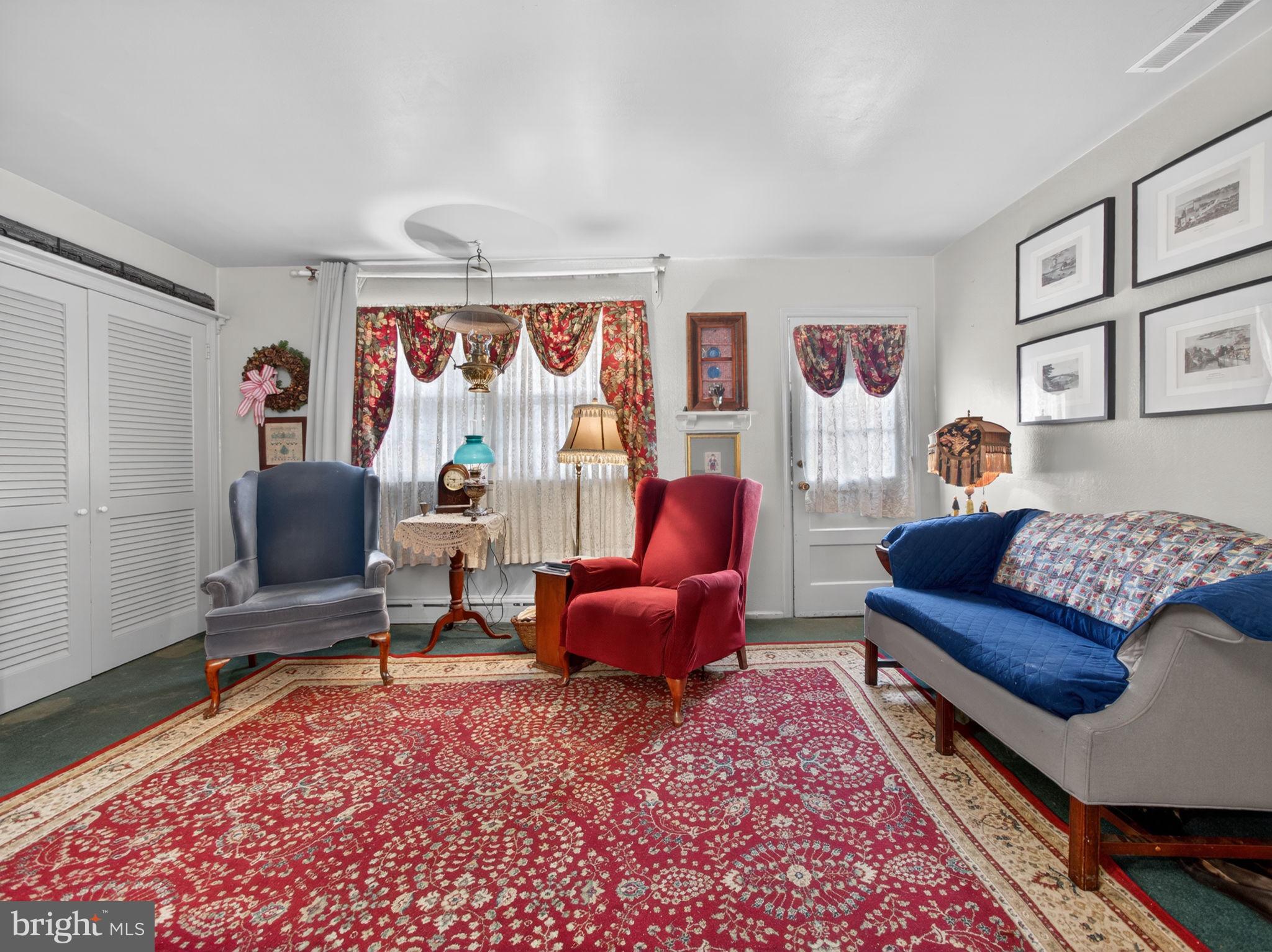 HILLWOOD TERR - Residential