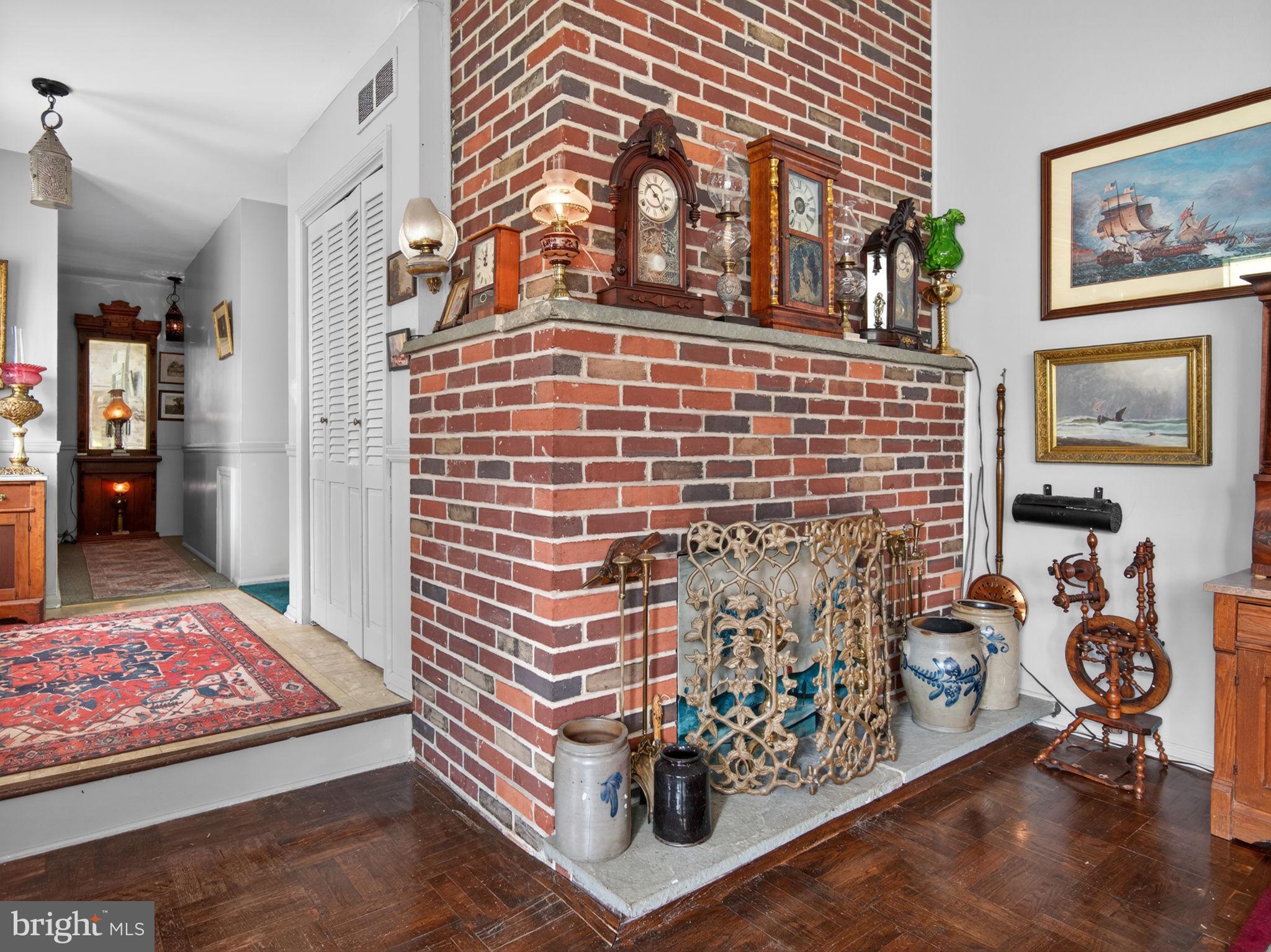 HILLWOOD TERR - Residential