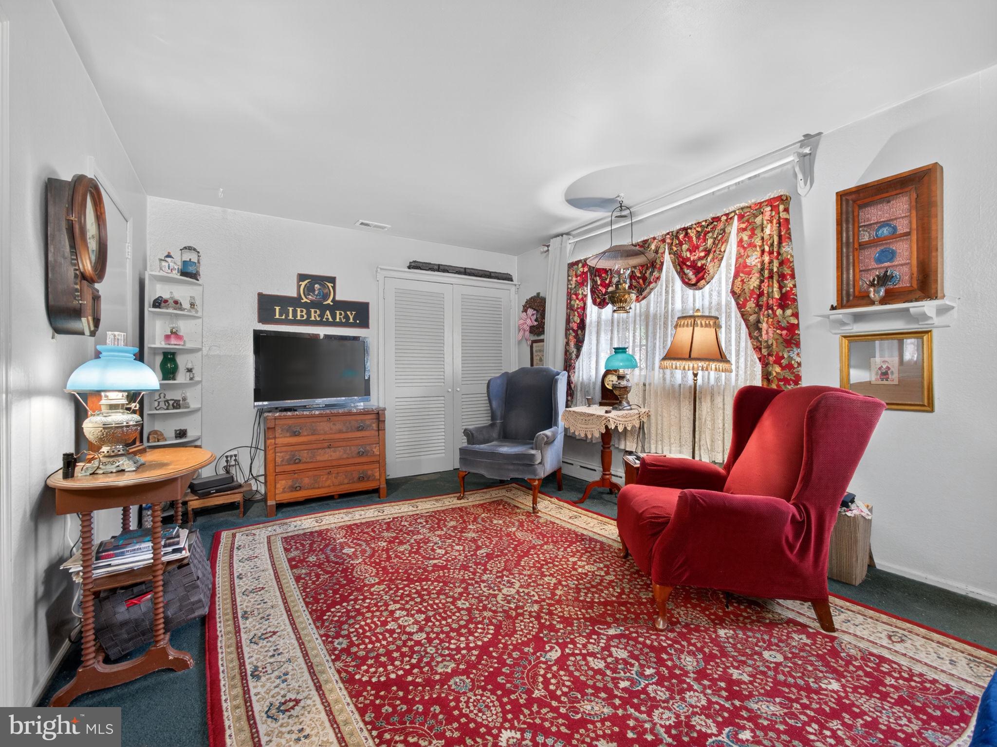 HILLWOOD TERR - Residential