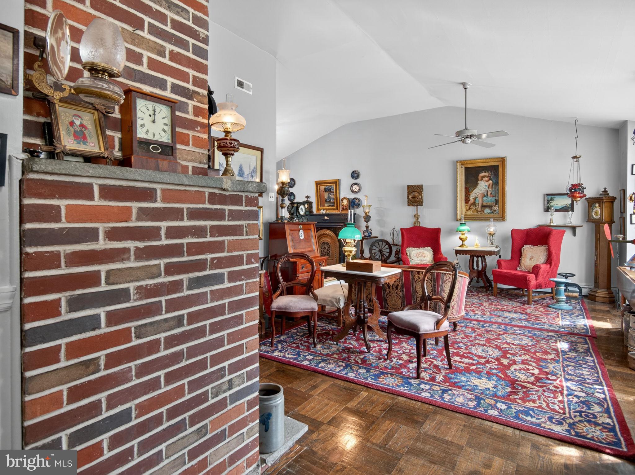 HILLWOOD TERR - Residential