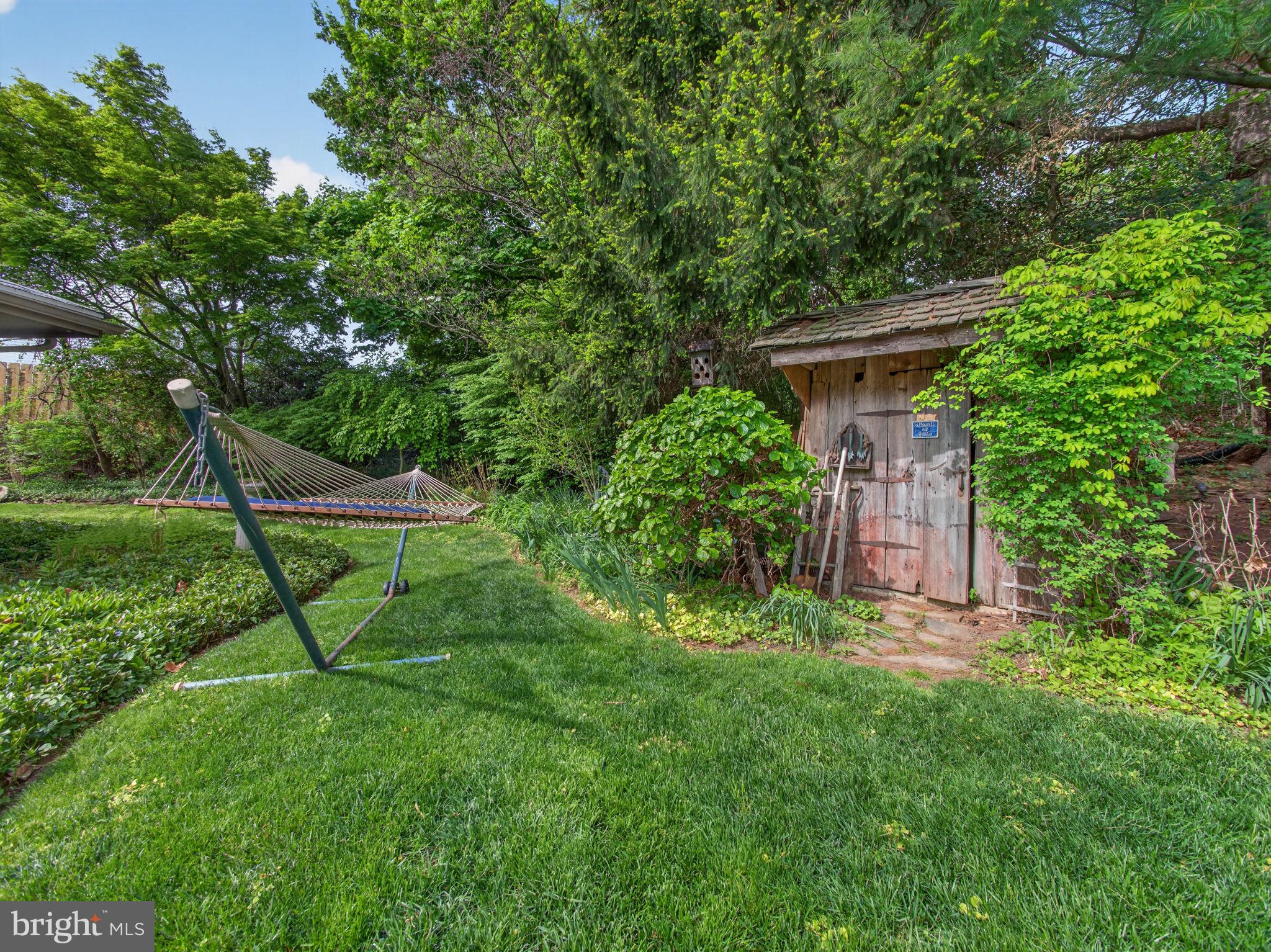 HILLWOOD TERR - Residential