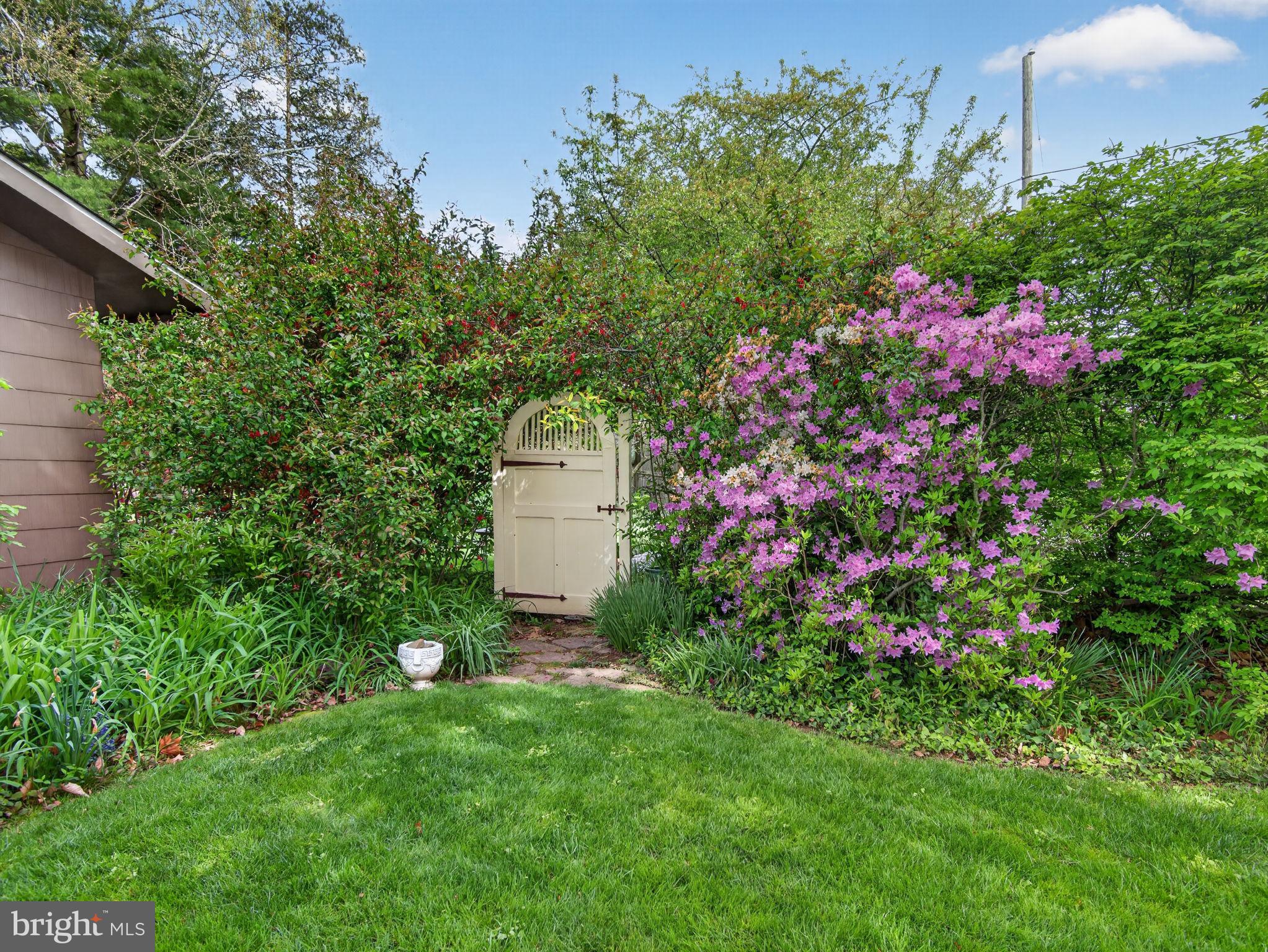 HILLWOOD TERR - Residential