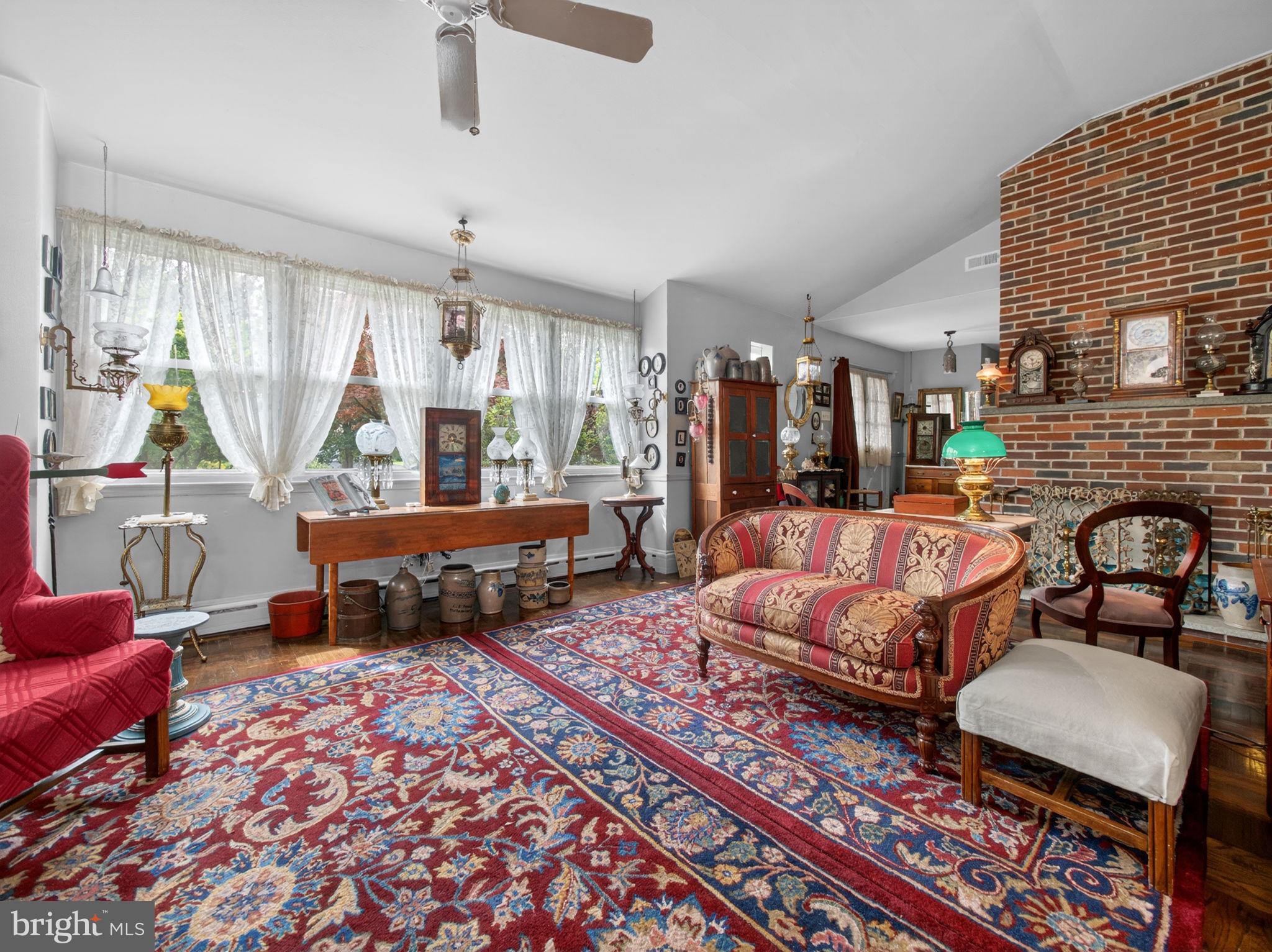 HILLWOOD TERR - Residential