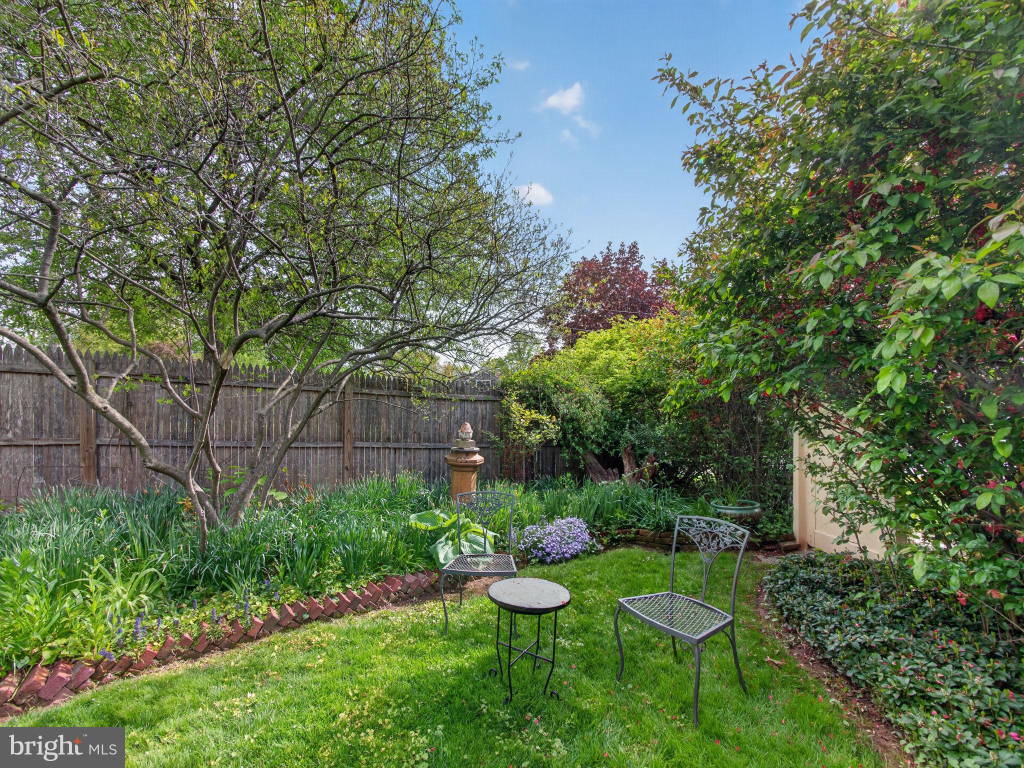 HILLWOOD TERR - Residential