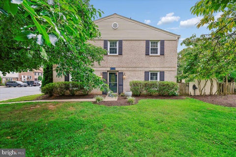 Townhouse For Sale - 19 Red Kiln Court<br/> GAITHERSBURG, MD 20878