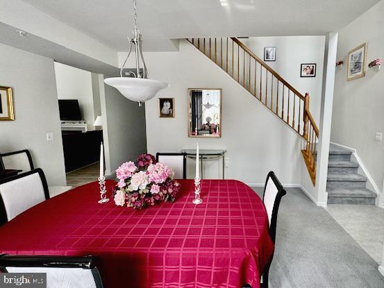 HERITAGE CR ESTS - Residential