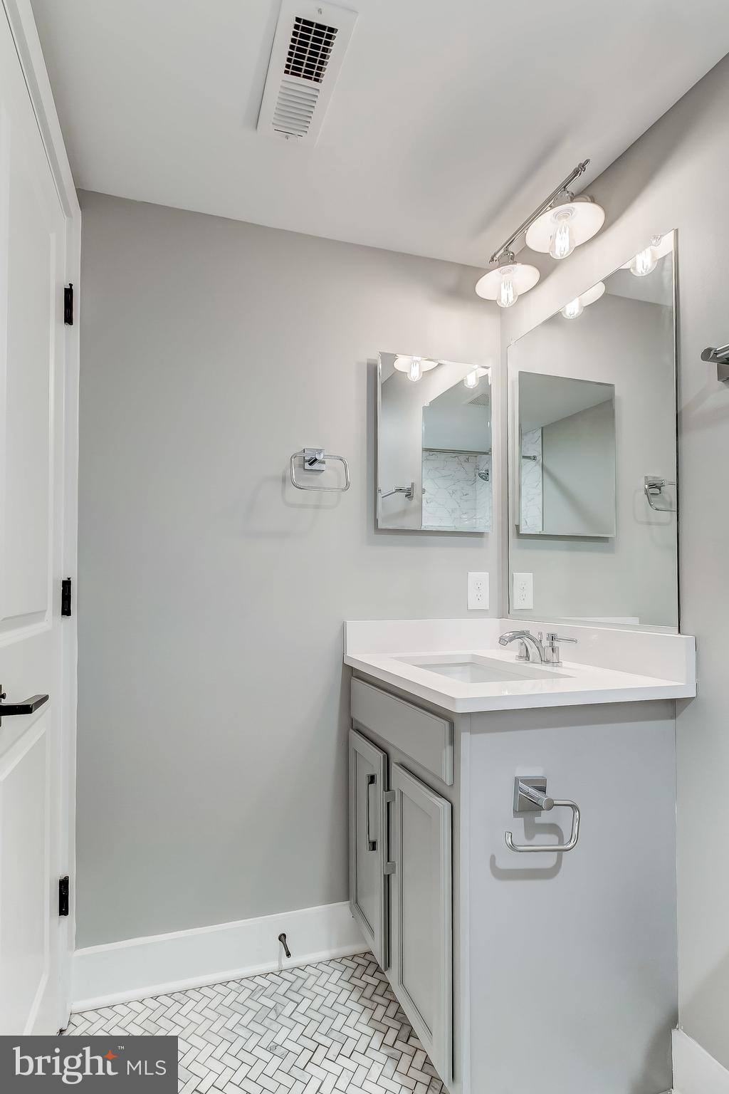 FEDERAL HILL HISTORIC DISTRICT - Residential Lease