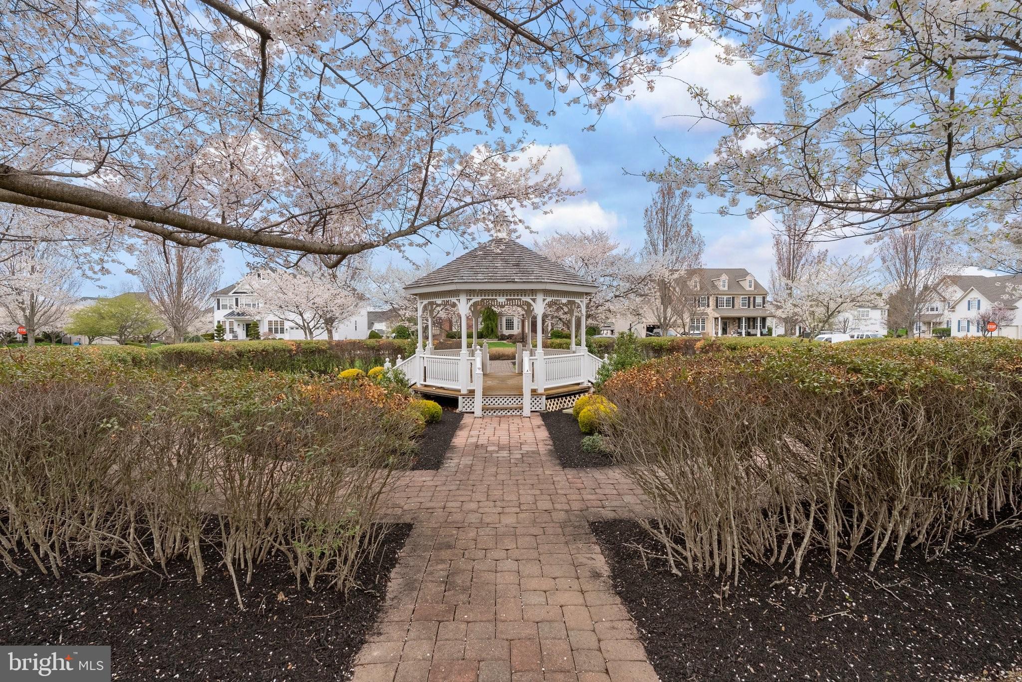 DEVONSHIRE ESTATES - Residential