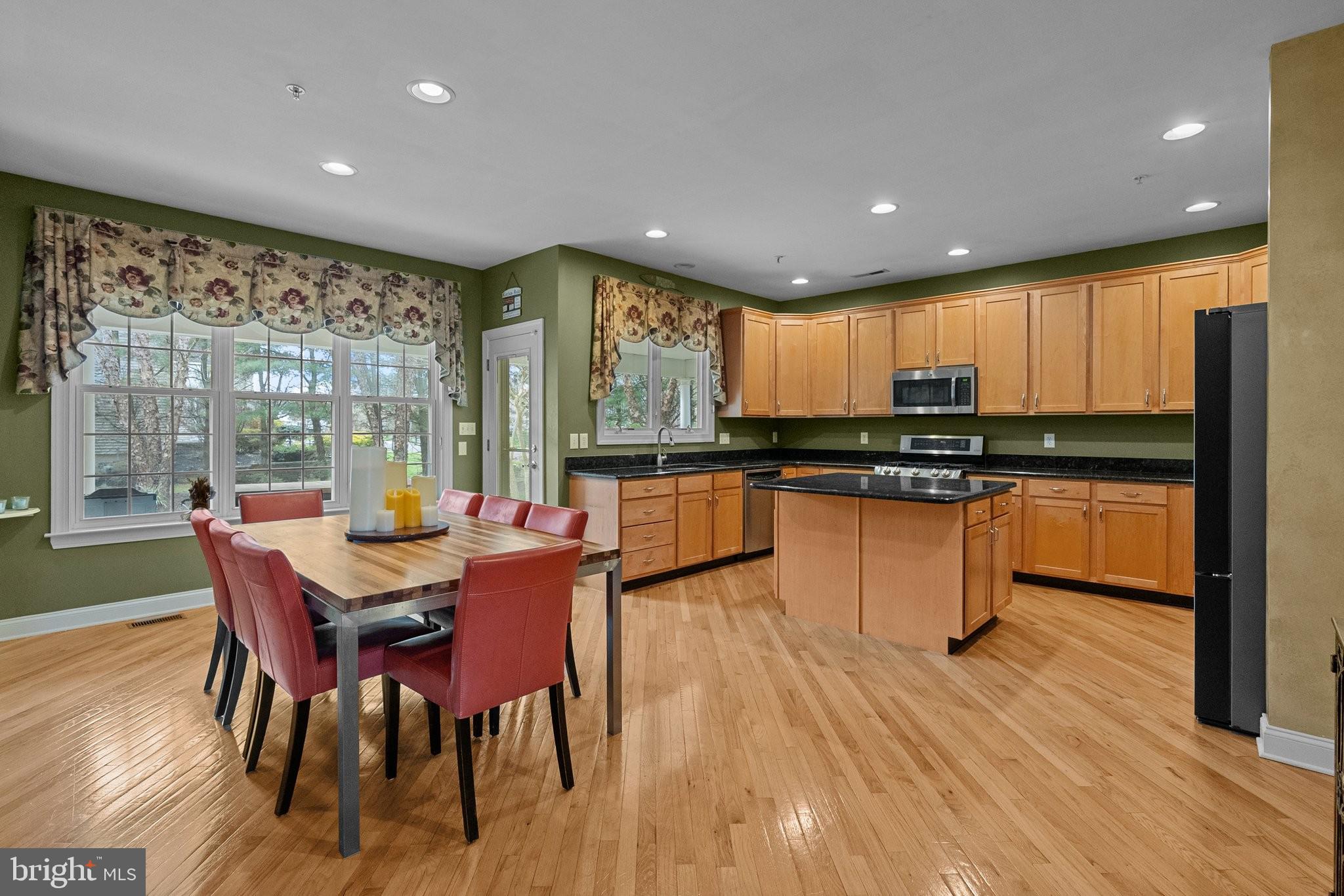 DEVONSHIRE ESTATES - Residential