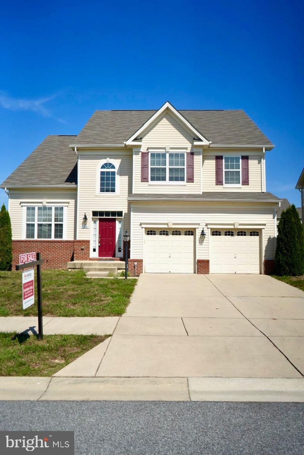 Photo of 11287 Saint Christopher Drive, WHITE PLAINS, MD 20695 (MLS # MDCH2052584)